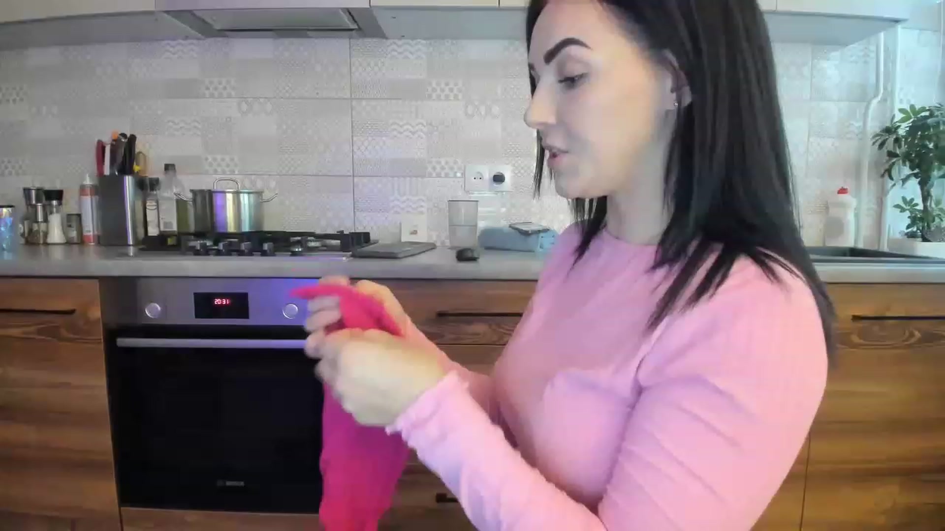 Gallery image thumbnail from MissNelly_'s myfreecams stream on, 06/08/2023, 17:54 image 18 of 20