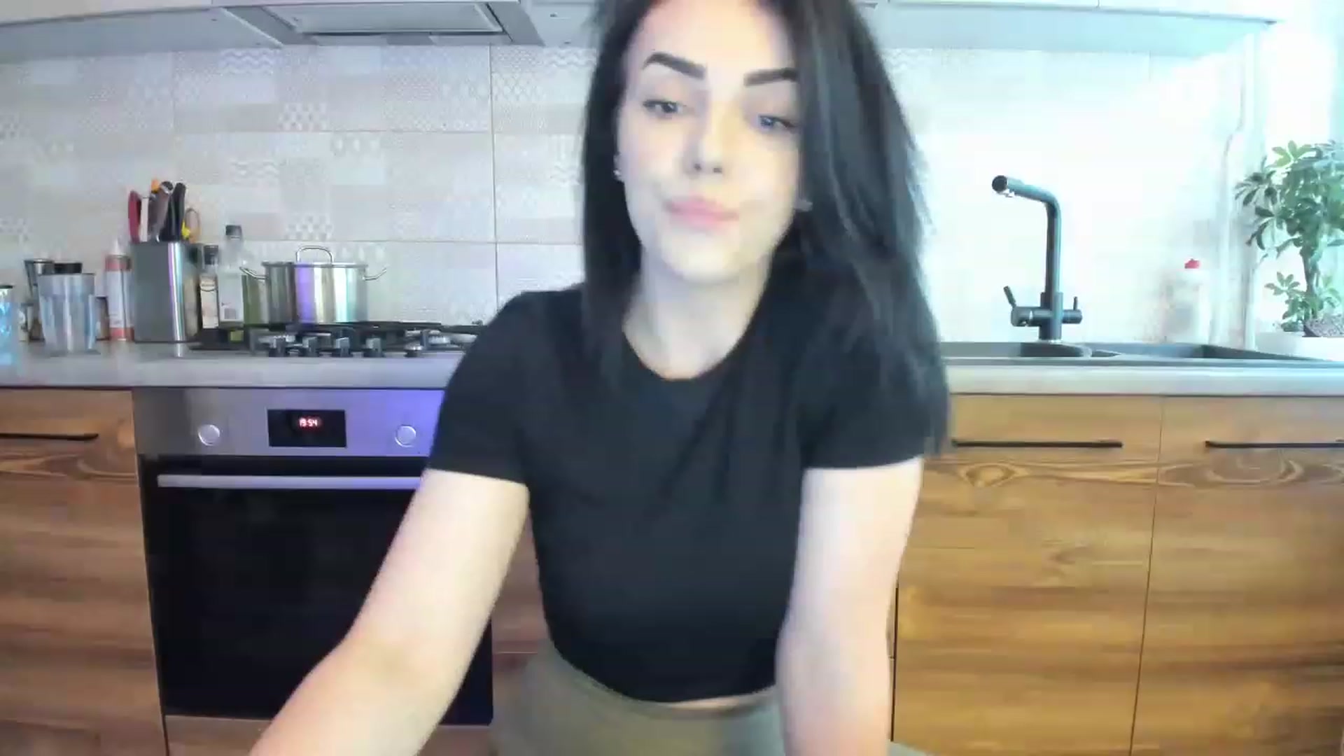 Gallery image thumbnail from MissNelly_'s myfreecams stream on, 06/08/2023, 17:54 image 12 of 20