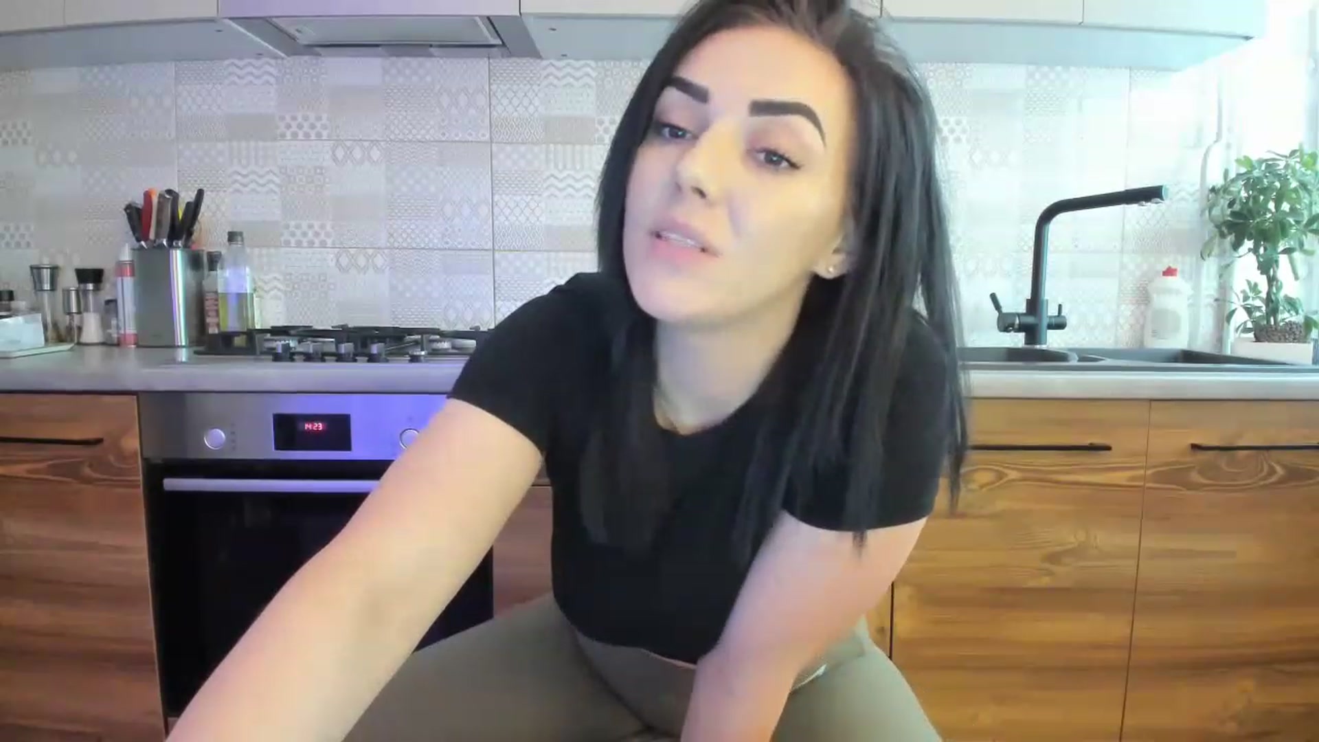 Gallery image thumbnail from MissNelly_'s myfreecams stream on, 06/14/2023, 11:40 image 18 of 20