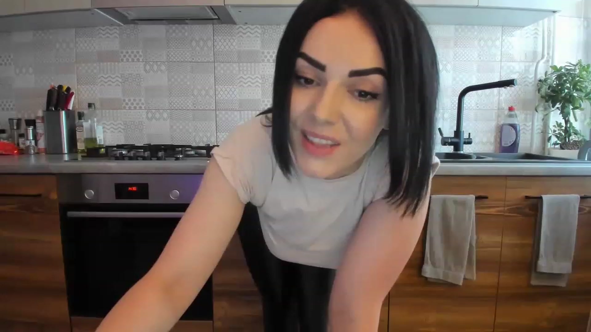 Gallery image thumbnail from MissNelly_'s myfreecams stream on, 06/22/2023, 11:41 image 15 of 20