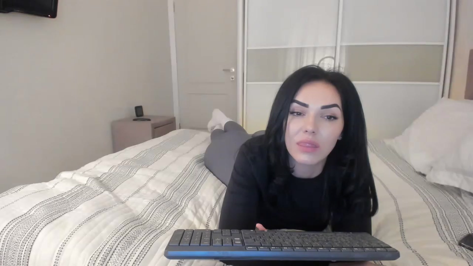Gallery image thumbnail from MissNelly_'s myfreecams stream on, 06/27/2023, 18:12 image 17 of 20