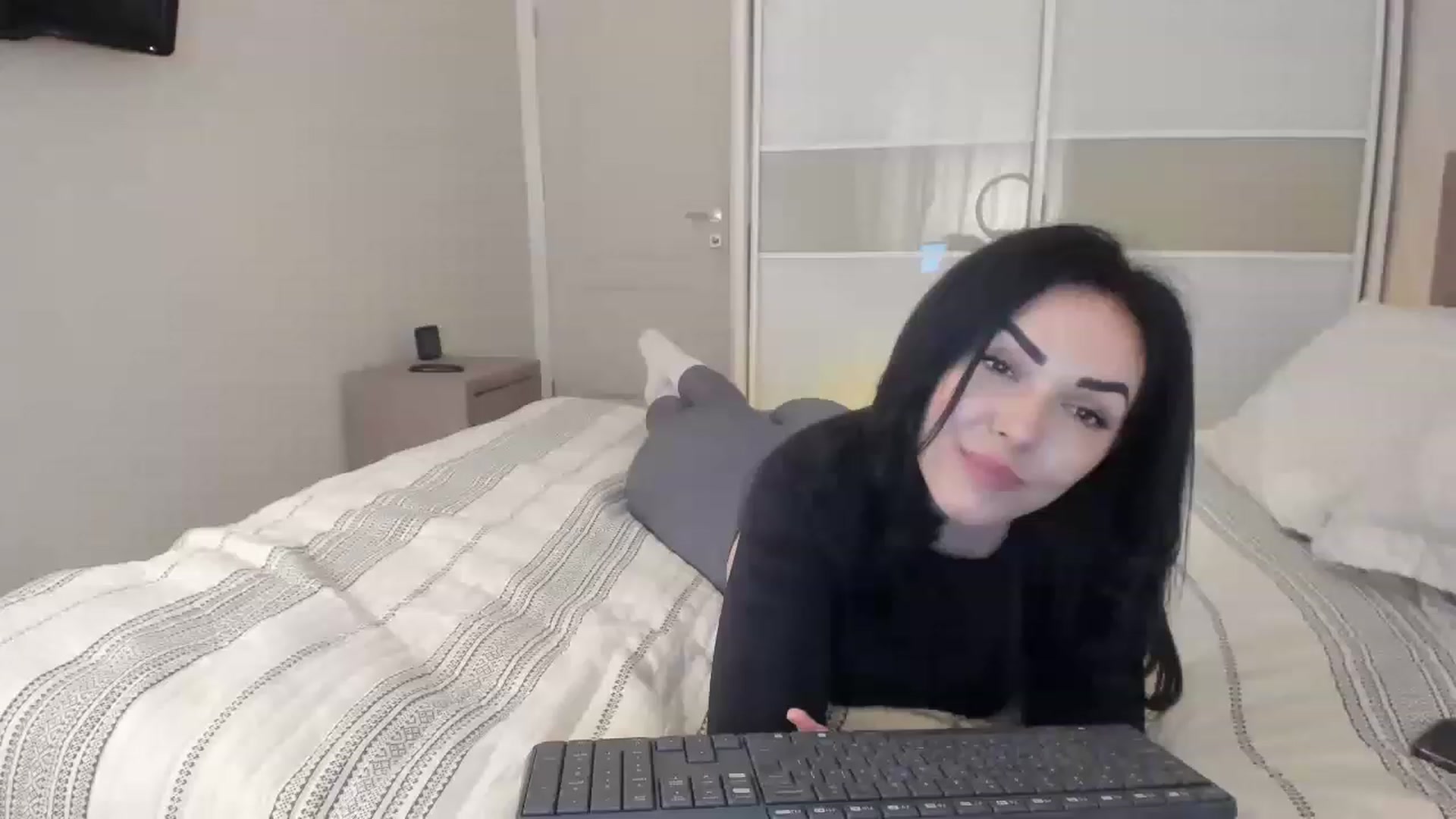 Gallery image thumbnail from MissNelly_'s myfreecams stream on, 06/27/2023, 18:12 image 16 of 20