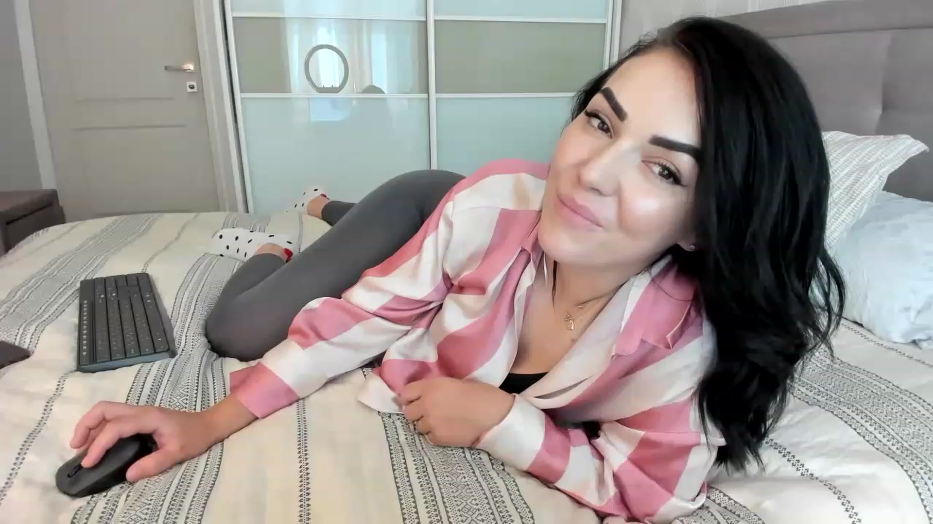 Gallery image thumbnail from MissNelly_'s myfreecams stream on, 07/16/2023, 12:18 image 20 of 20