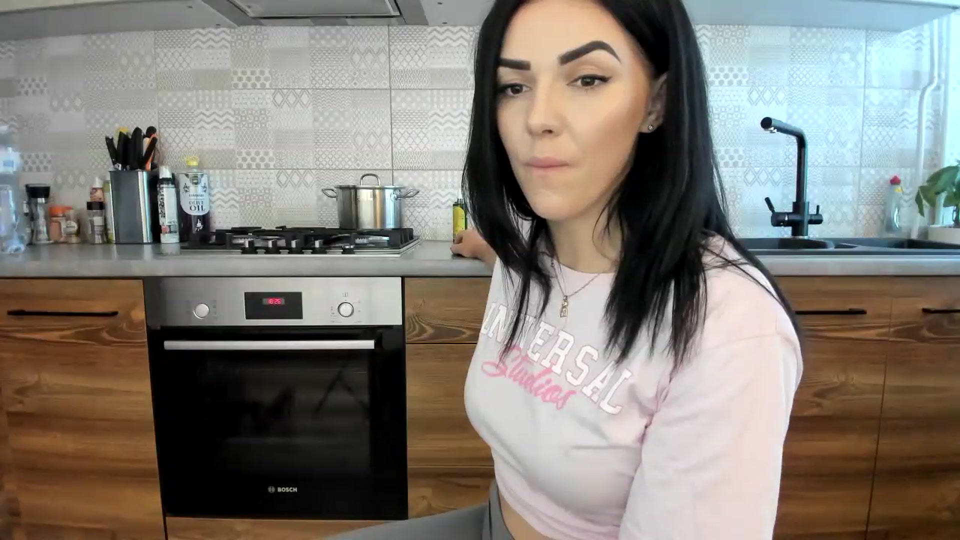 Gallery image thumbnail from MissNelly_'s myfreecams stream on, 08/11/2023, 15:51 image 5 of 20
