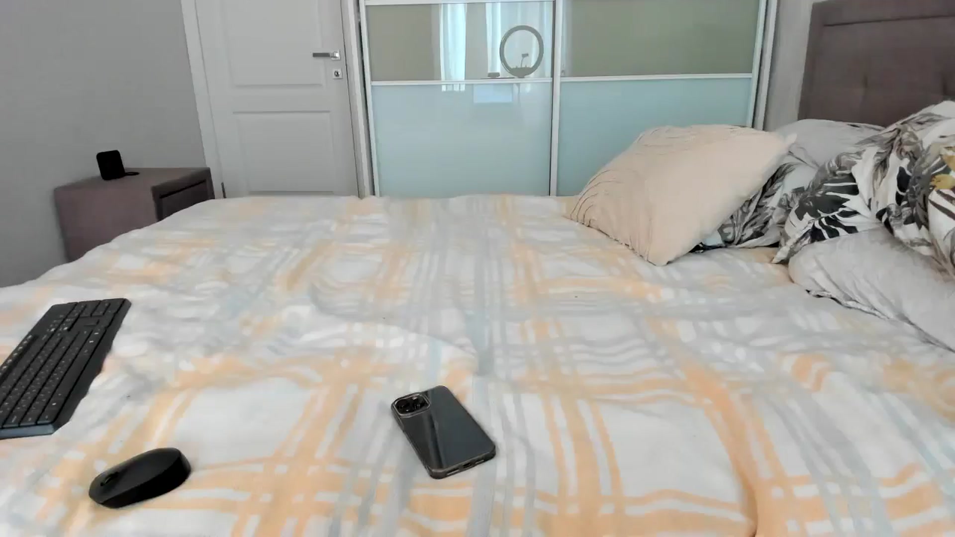 Gallery image thumbnail from MissNelly_'s myfreecams stream on, 08/18/2023, 12:38 image 19 of 20
