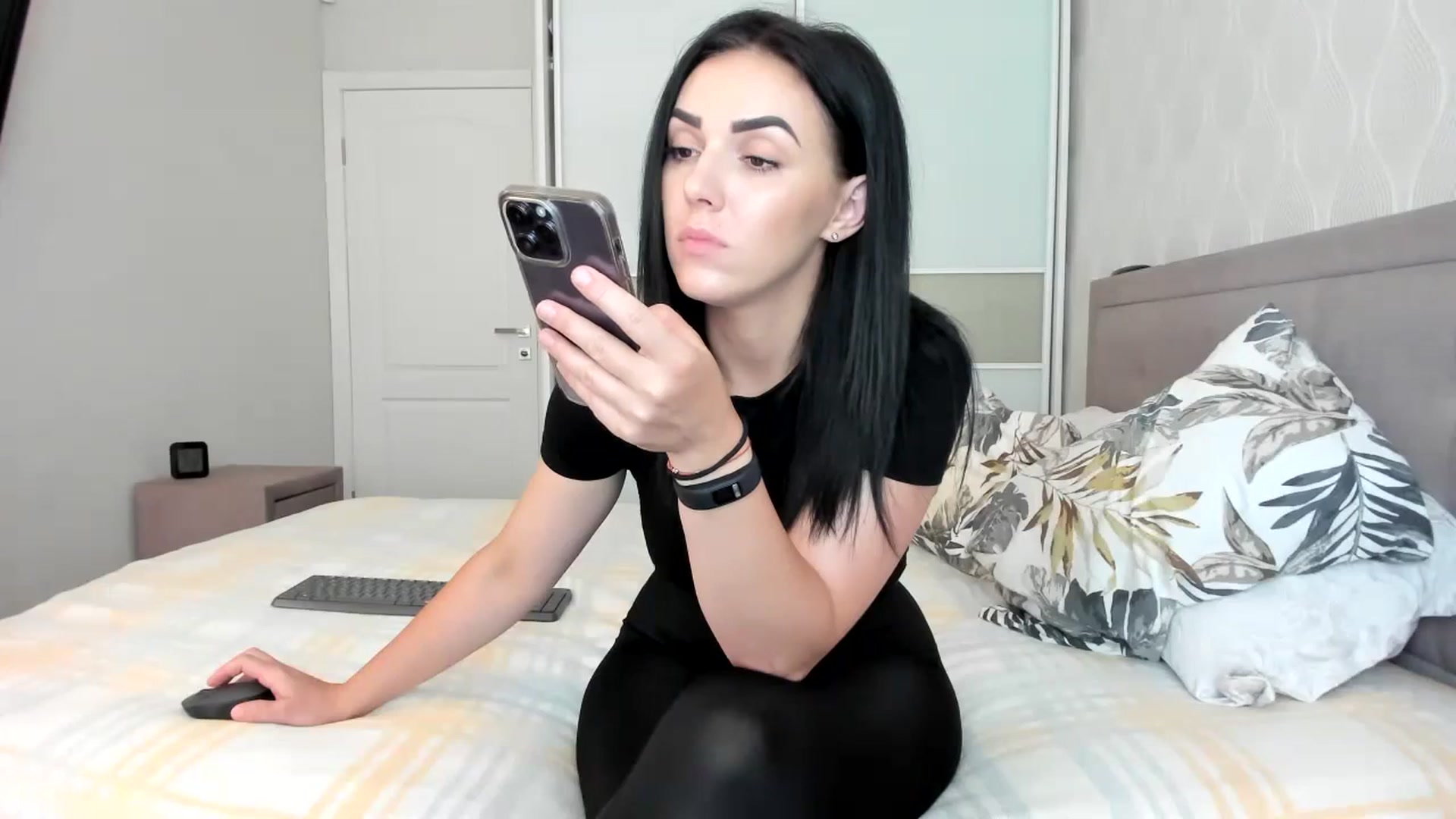 Gallery image thumbnail from MissNelly_'s myfreecams stream on, 08/21/2023, 13:15 image 14 of 20