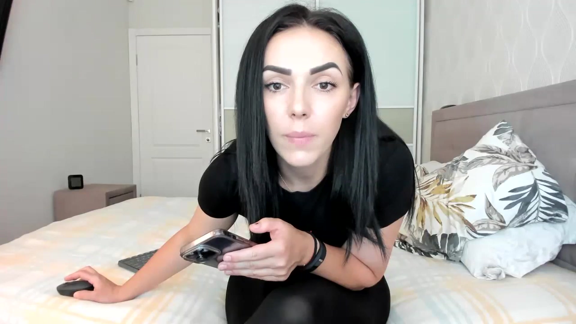 Gallery image thumbnail from MissNelly_'s myfreecams stream on, 08/21/2023, 13:15 image 4 of 20