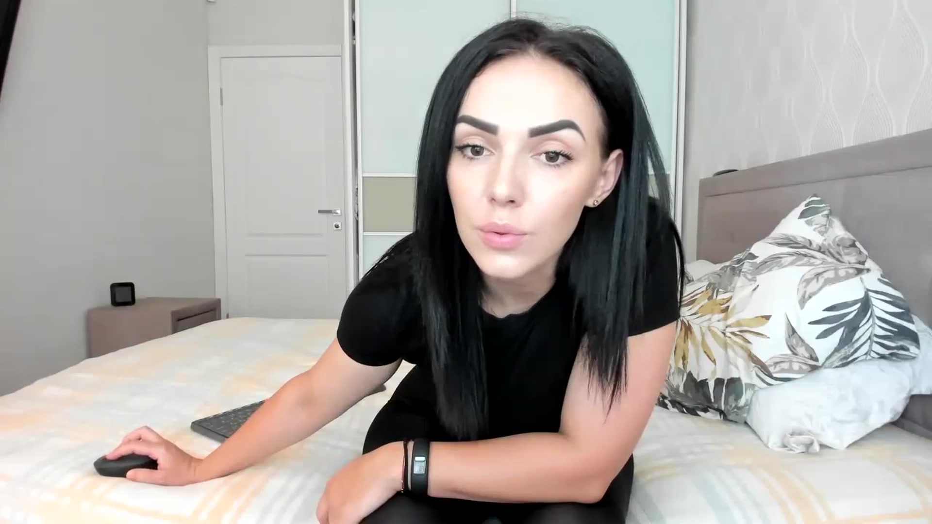 Gallery image thumbnail from MissNelly_'s myfreecams stream on, 08/21/2023, 13:15 image 2 of 20
