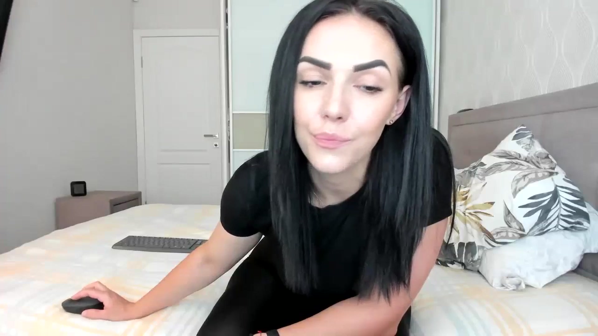 Gallery image thumbnail from MissNelly_'s myfreecams stream on, 08/21/2023, 13:15 image 12 of 20