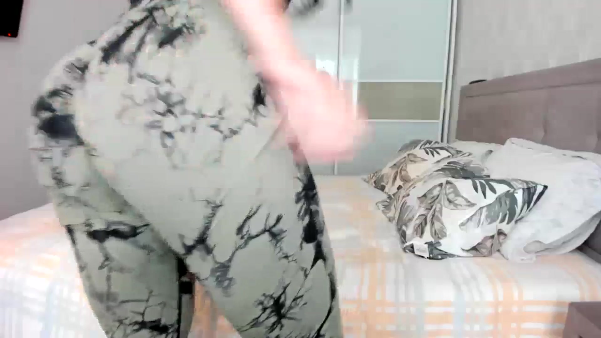 Gallery image thumbnail from MissNelly_'s myfreecams stream on, 08/22/2023, 14:22 image 15 of 20