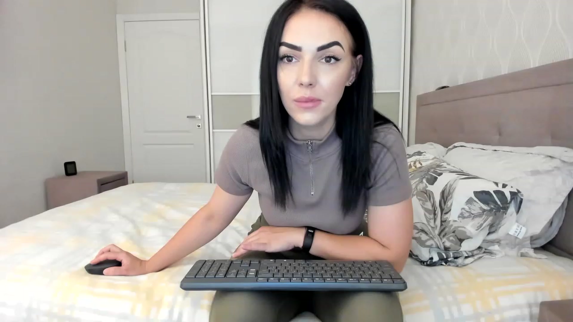 Gallery image thumbnail from MissNelly_'s myfreecams stream on, 08/25/2023, 12:25 image 14 of 20