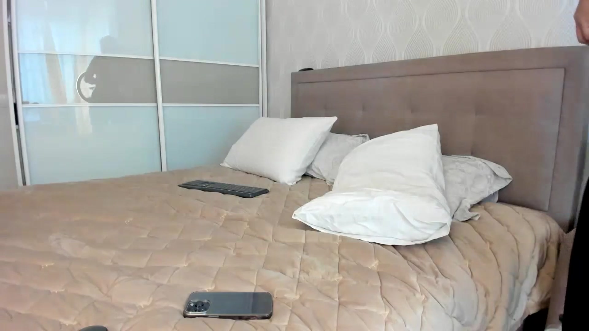 Gallery image thumbnail from MissNelly_'s myfreecams stream on, 08/27/2023, 10:47 image 18 of 20