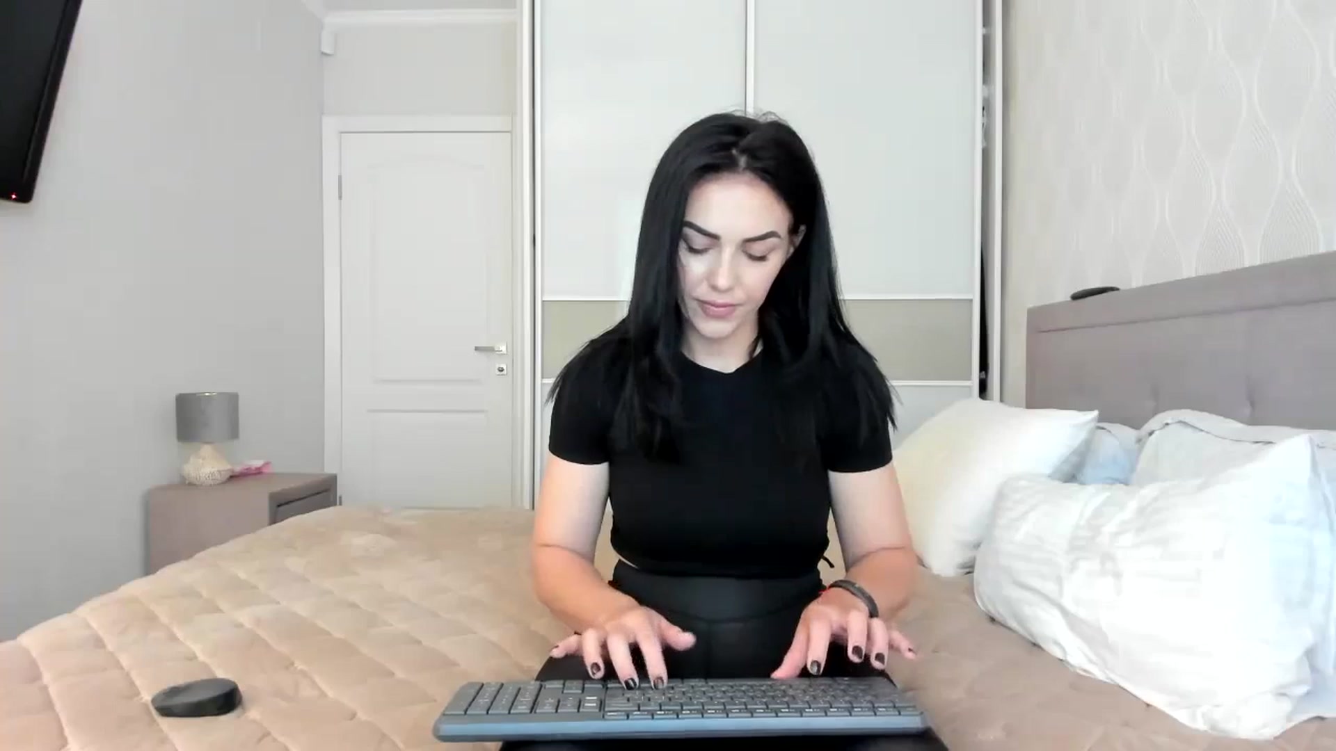 Gallery image thumbnail from MissNelly_'s myfreecams stream on, 09/12/2023, 10:46 image 15 of 20