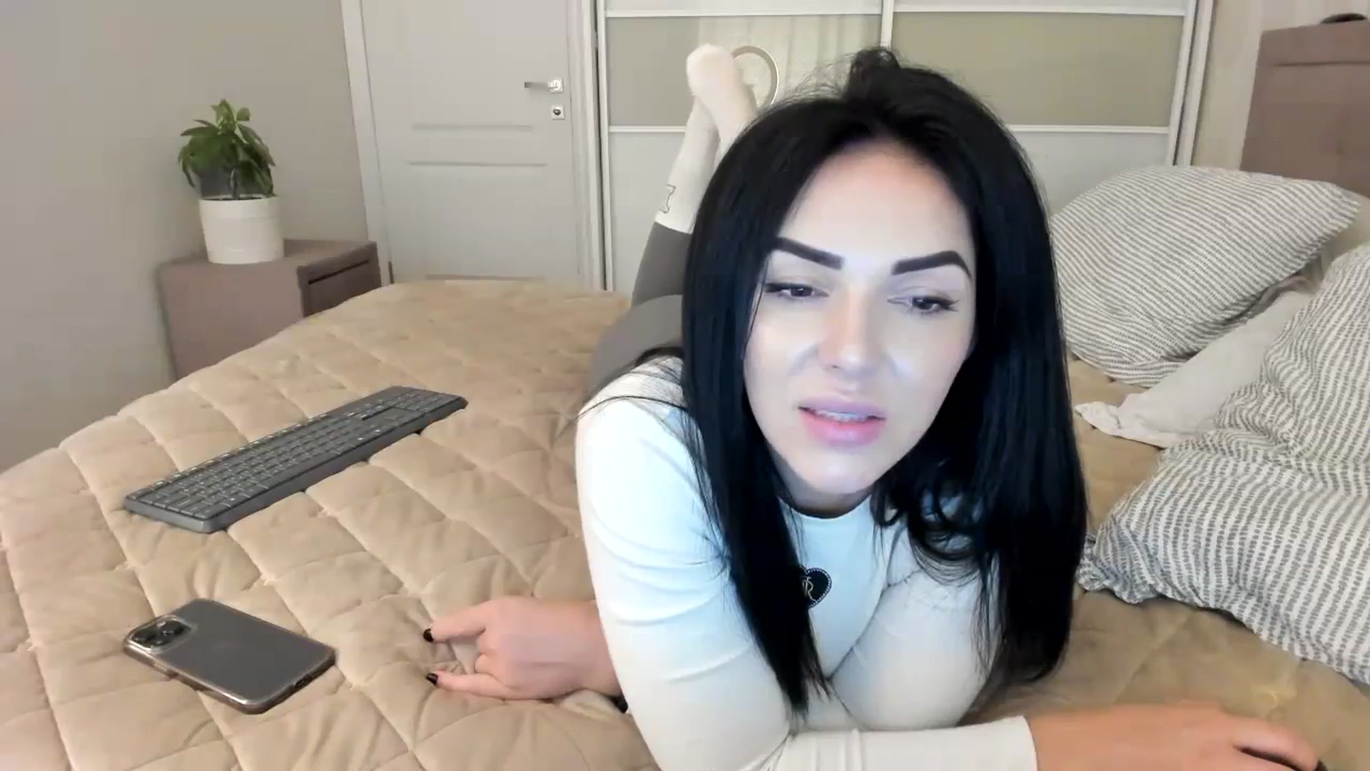 Gallery image thumbnail from MissNelly_'s myfreecams stream on, 09/24/2023, 17:04 image 20 of 20