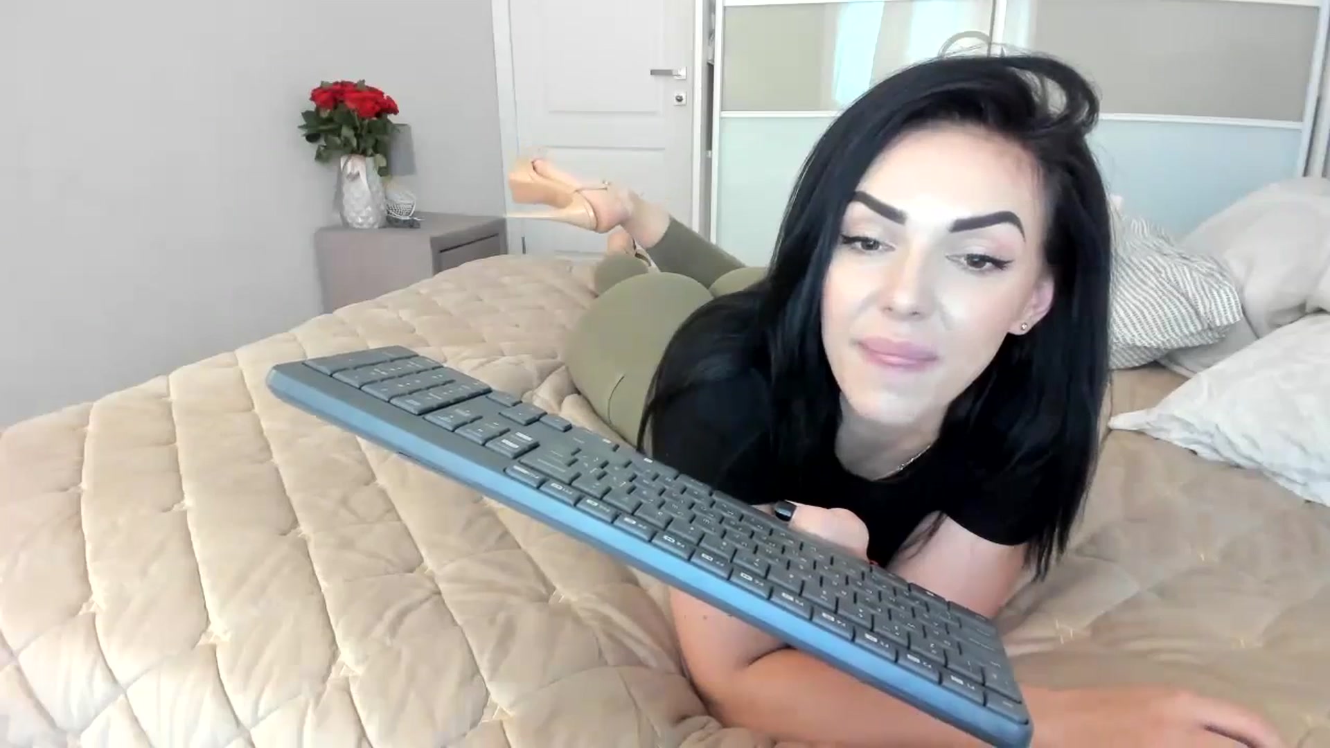 Gallery image thumbnail from MissNelly_'s myfreecams stream on, 09/27/2023, 11:38 image 9 of 20