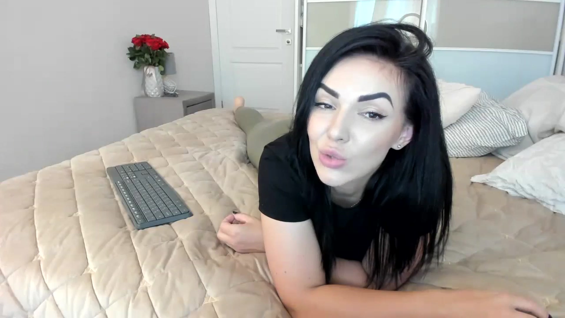Gallery image thumbnail from MissNelly_'s myfreecams stream on, 09/27/2023, 11:38 image 14 of 20