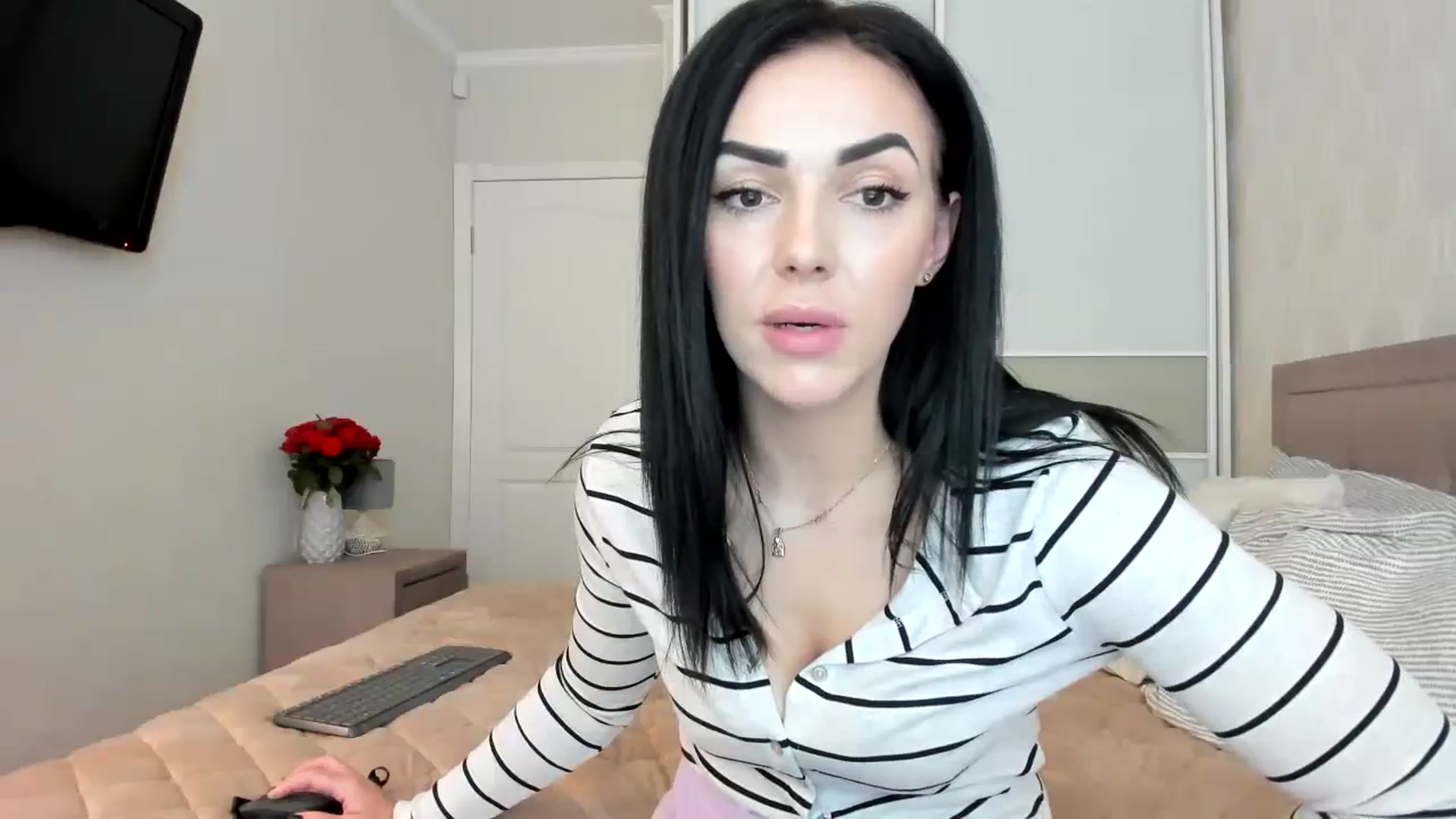 Gallery image thumbnail from MissNelly_'s myfreecams stream on, 09/28/2023, 11:47 image 12 of 20