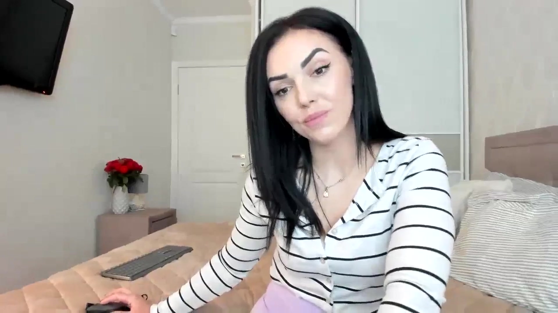 Gallery image thumbnail from MissNelly_'s myfreecams stream on, 09/28/2023, 11:47 image 13 of 20