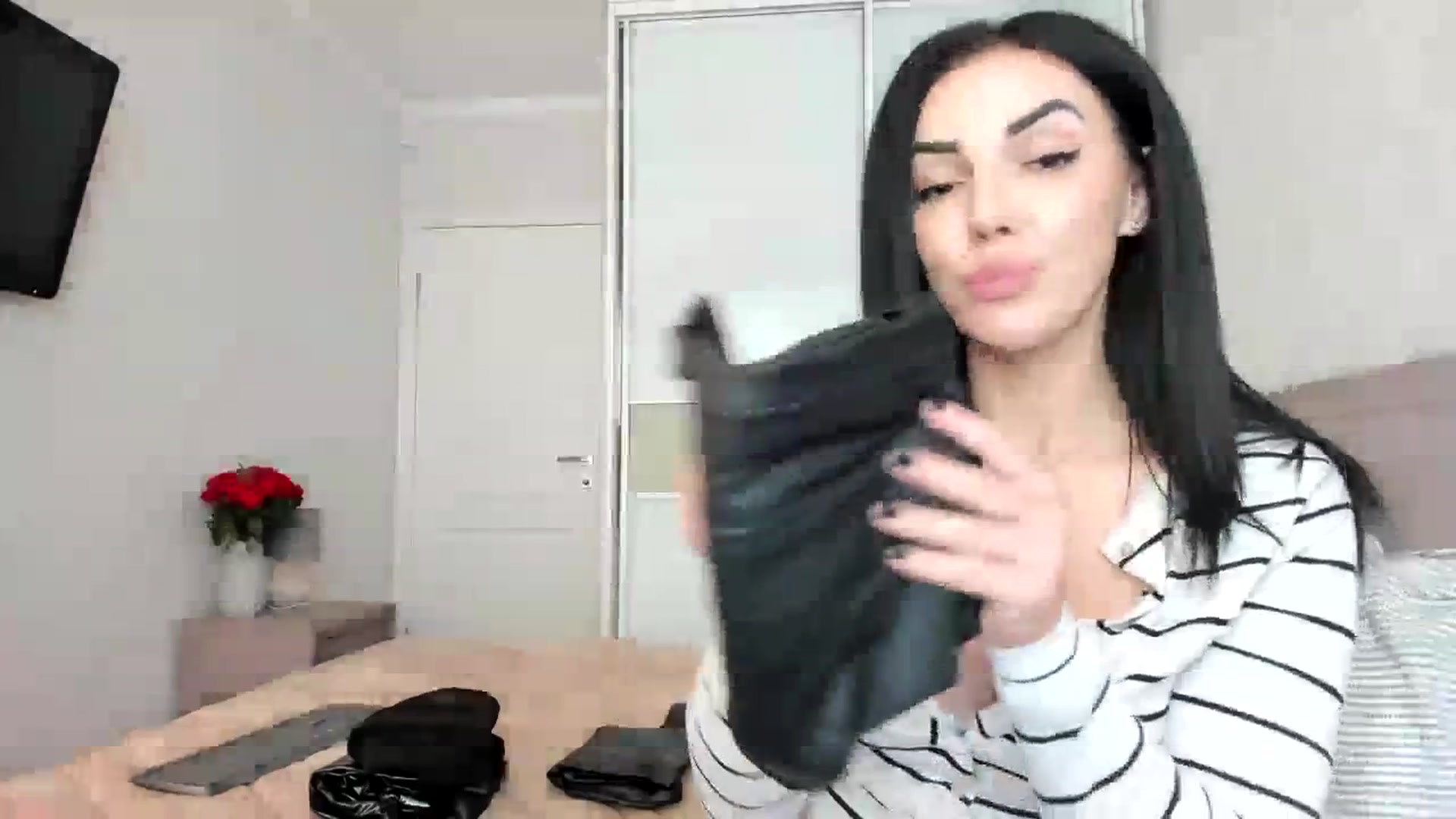 Gallery image thumbnail from MissNelly_'s myfreecams stream on, 09/28/2023, 12:58 image 10 of 20