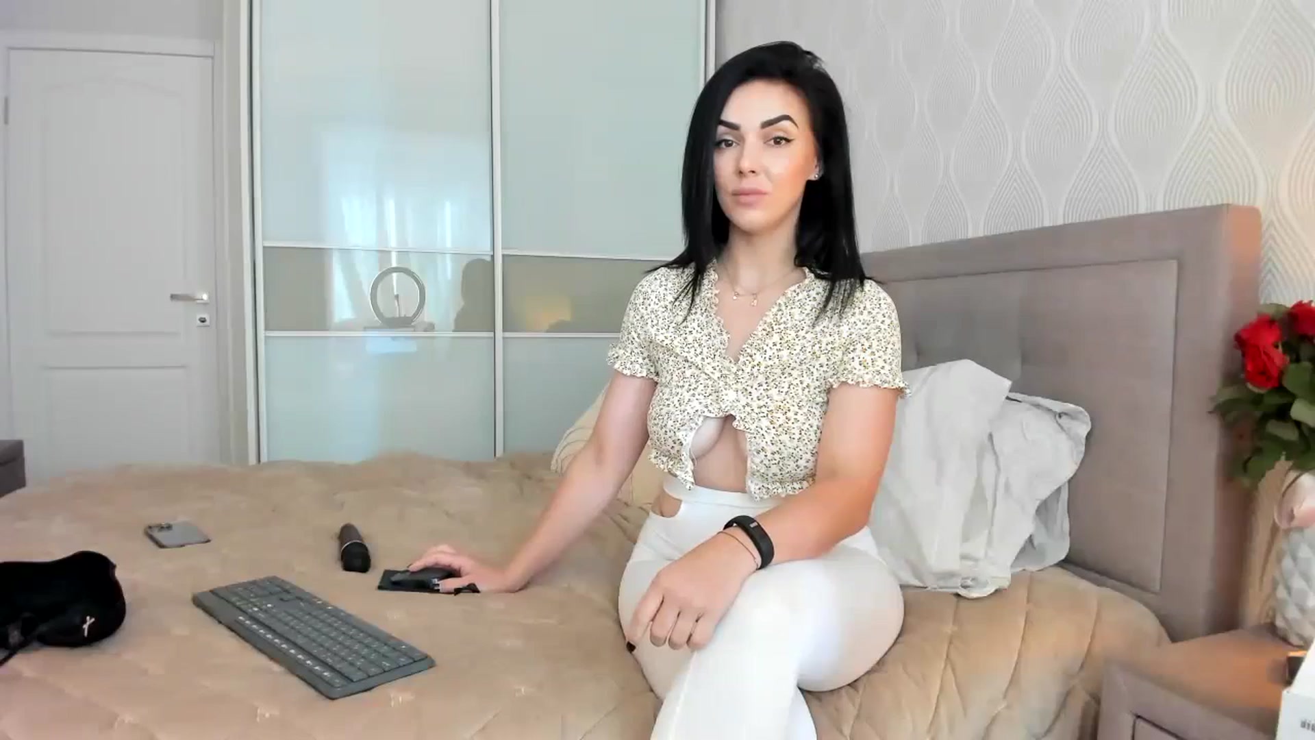 Gallery image thumbnail from MissNelly_'s myfreecams stream on, 09/30/2023, 13:36 image 5 of 20