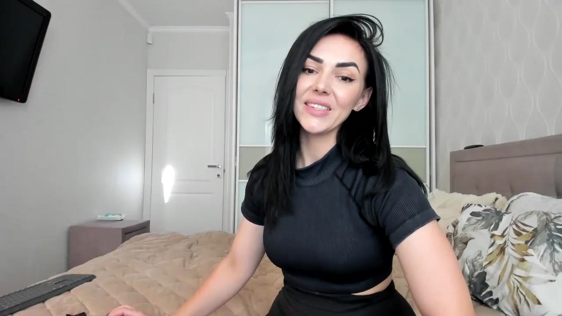 Gallery image thumbnail from MissNelly_'s myfreecams stream on, 10/04/2023, 15:16 image 15 of 20