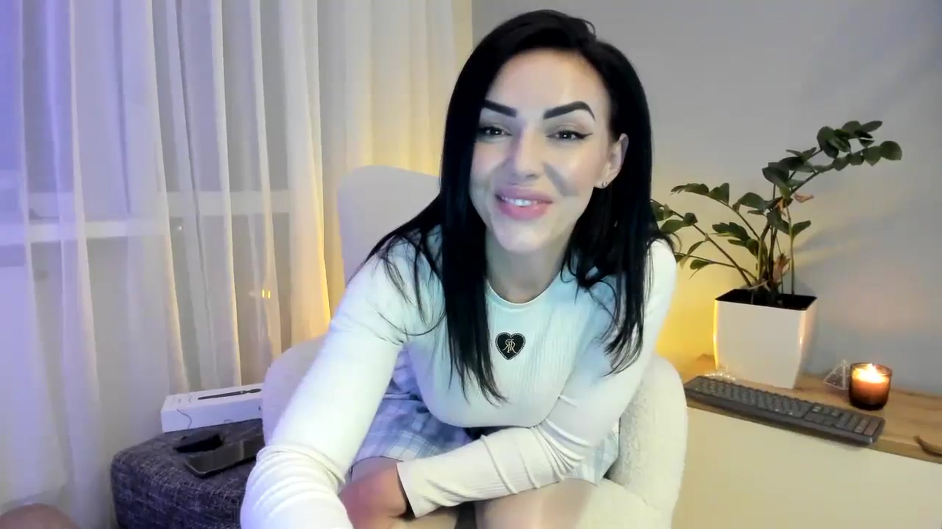 Gallery image thumbnail from MissNelly_'s myfreecams stream on, 10/04/2023, 18:46 image 2 of 20
