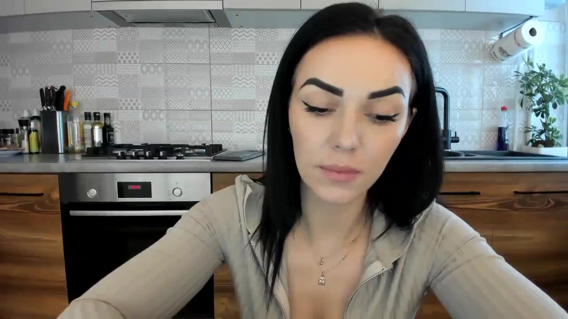 Gallery image thumbnail from MissNelly_'s myfreecams stream on, 10/08/2023, 12:40 image 4 of 20