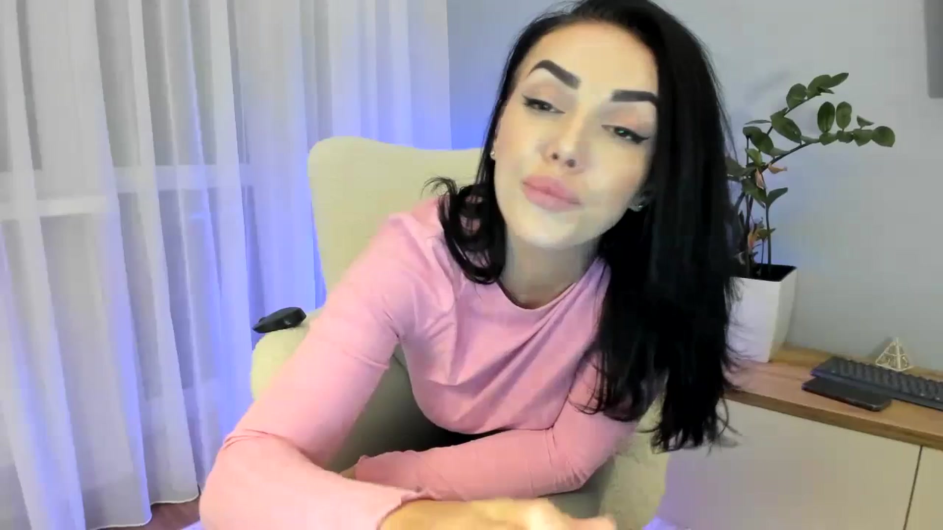 Gallery image thumbnail from MissNelly_'s myfreecams stream on, 10/11/2023, 20:24 image 18 of 20