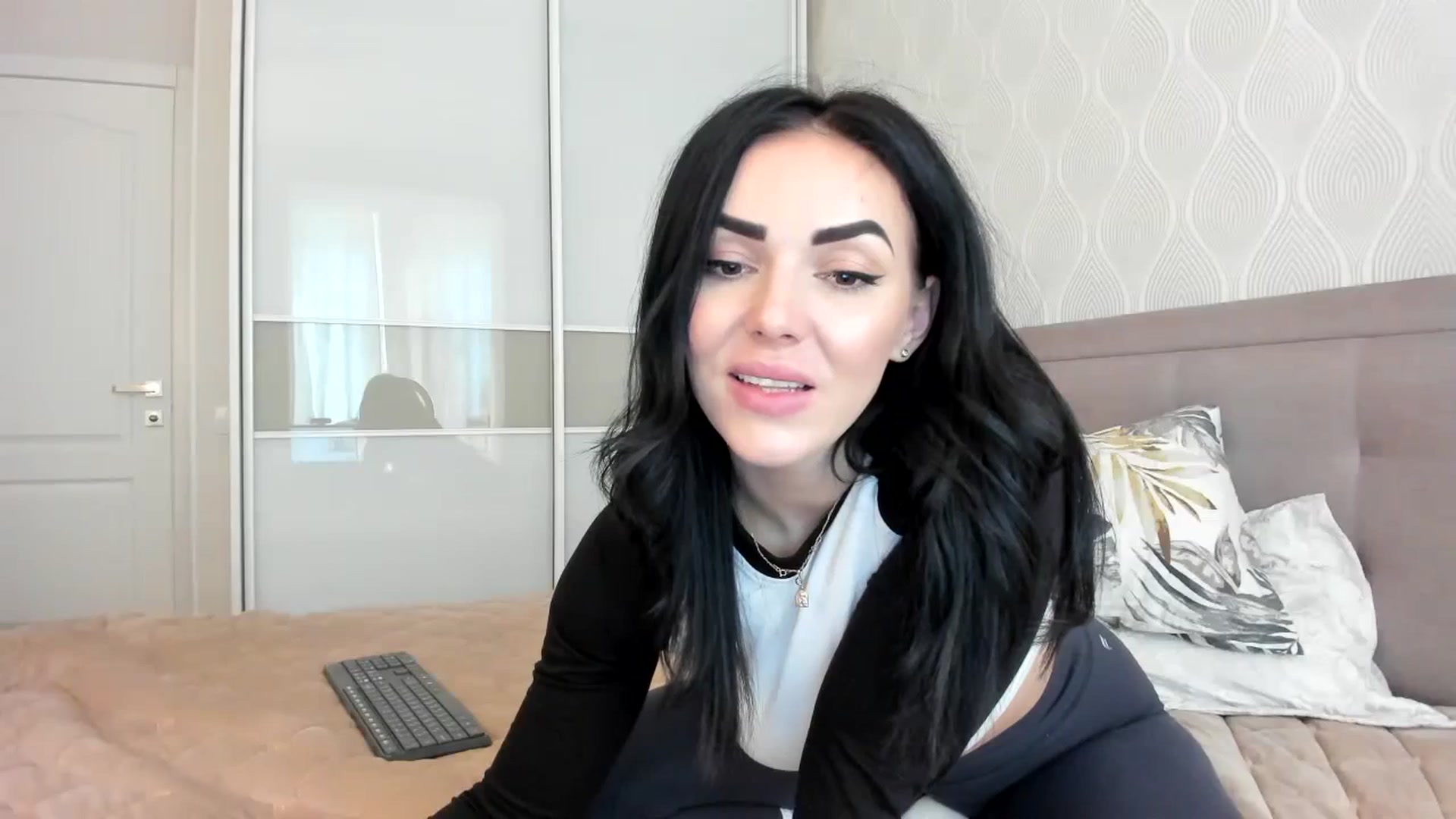 Gallery image thumbnail from MissNelly_'s myfreecams stream on, 10/12/2023, 11:44 image 14 of 20