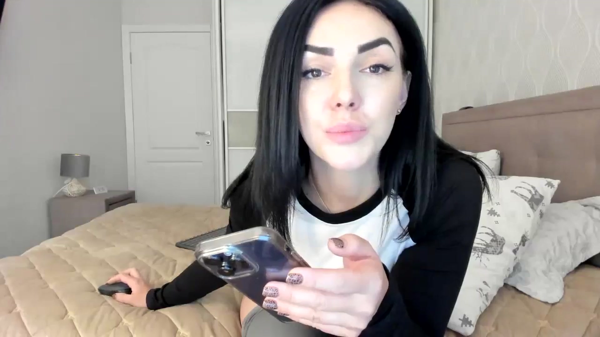 Gallery image thumbnail from MissNelly_'s myfreecams stream on, 10/15/2023, 12:29 image 10 of 20
