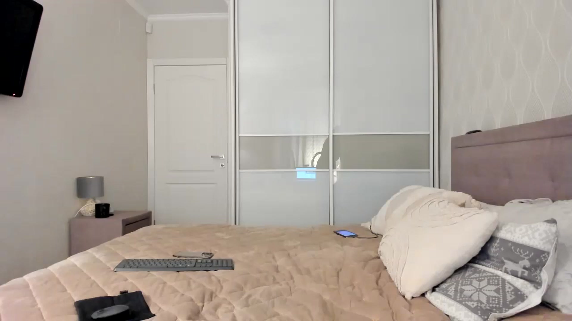 Gallery image thumbnail from MissNelly_'s myfreecams stream on, 10/25/2023, 14:26 image 8 of 20