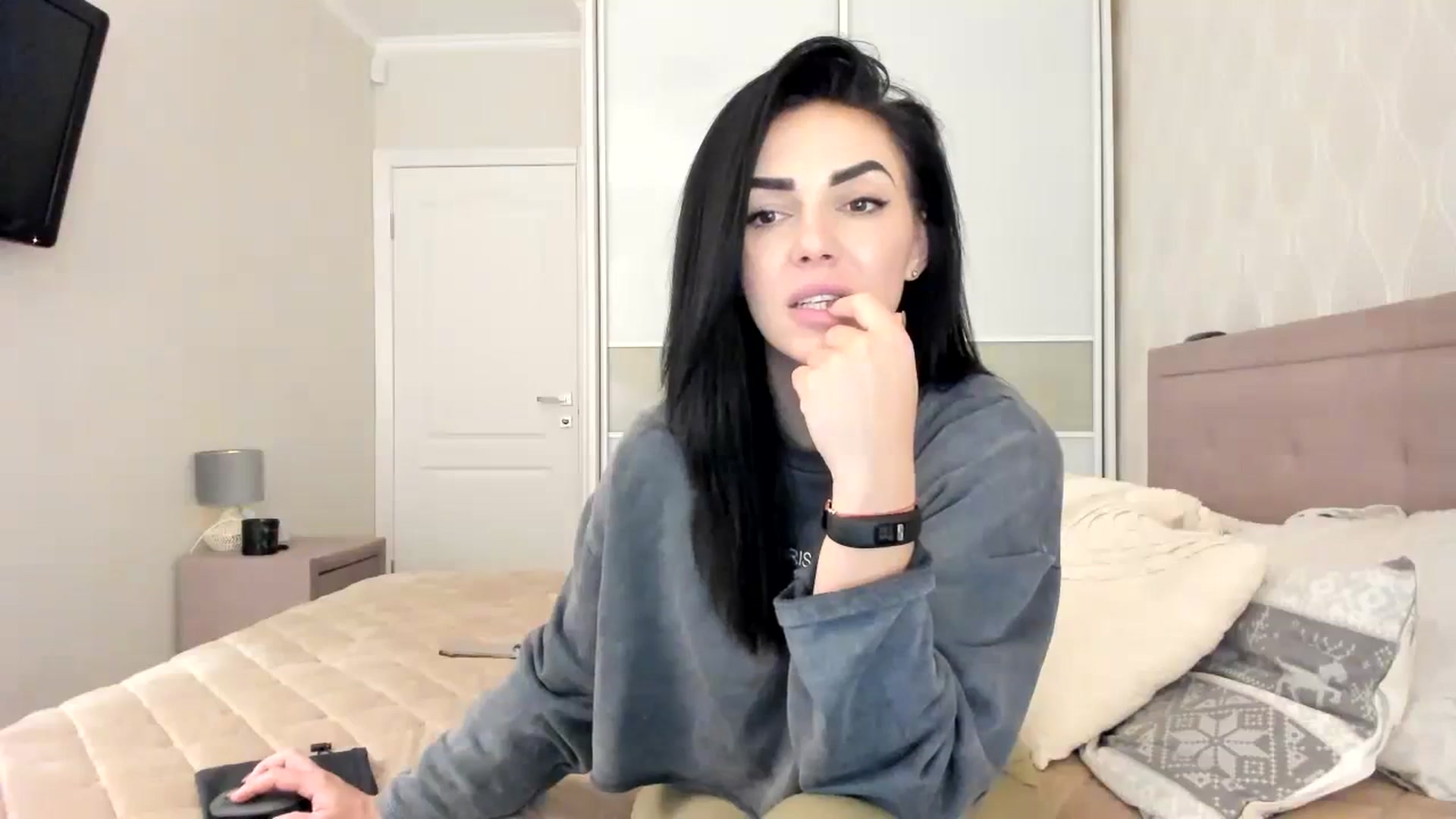 Gallery image thumbnail from MissNelly_'s myfreecams stream on, 10/25/2023, 14:26 image 3 of 20