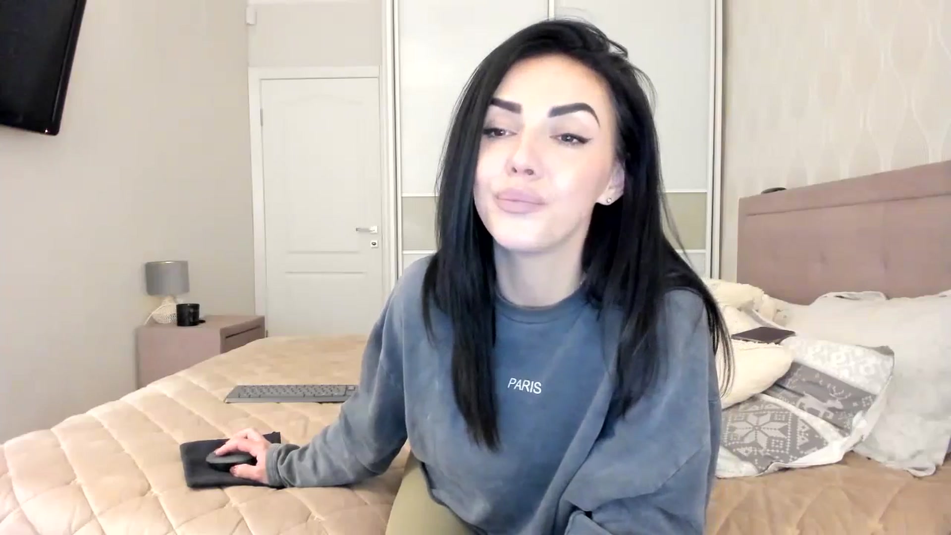 Gallery image thumbnail from MissNelly_'s myfreecams stream on, 10/25/2023, 14:26 image 13 of 20