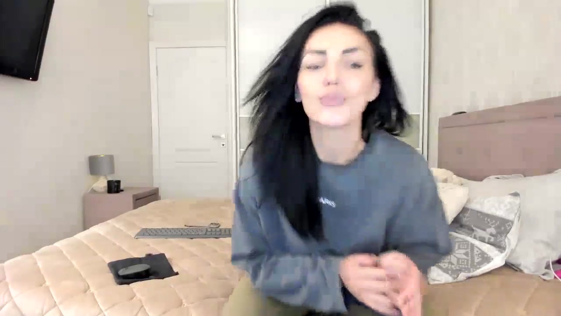 Gallery image thumbnail from MissNelly_'s myfreecams stream on, 10/25/2023, 14:26 image 9 of 20