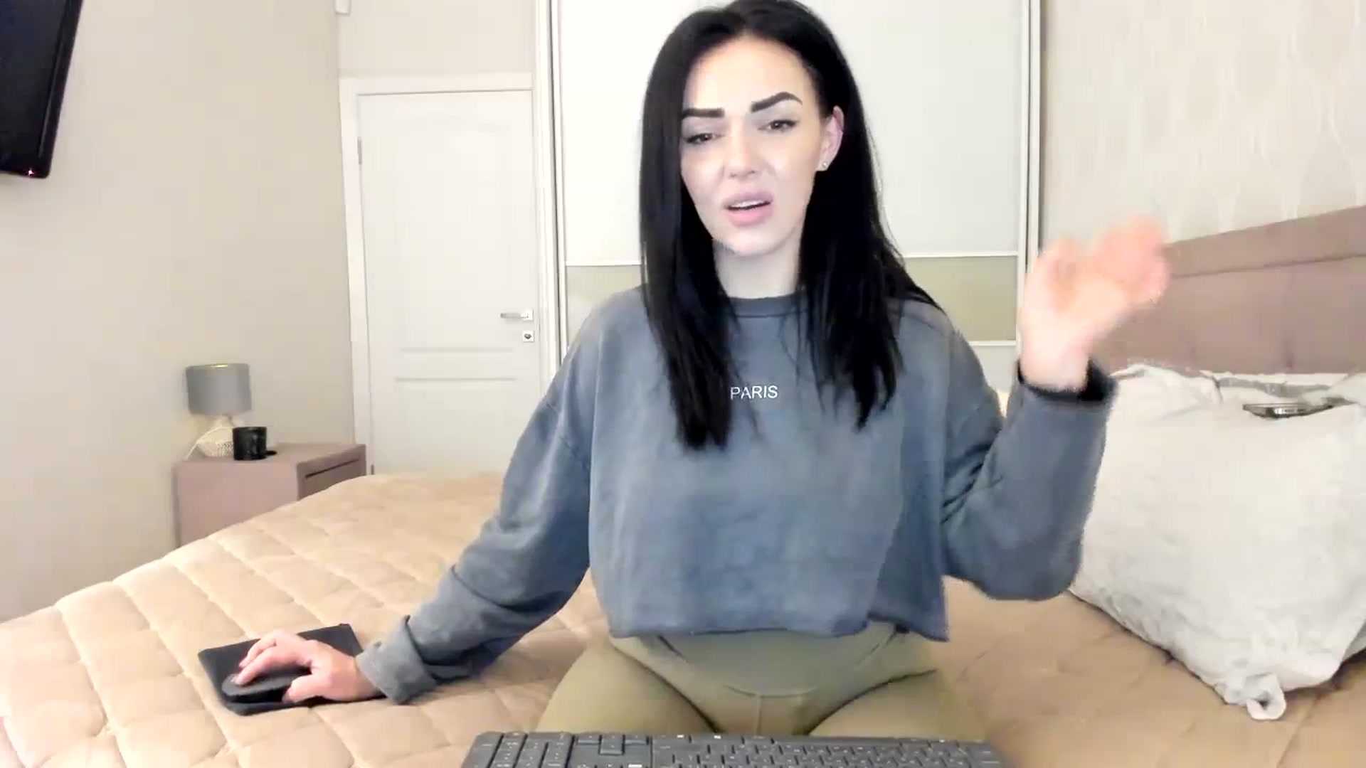 Gallery image thumbnail from MissNelly_'s myfreecams stream on, 10/25/2023, 17:02 image 8 of 20