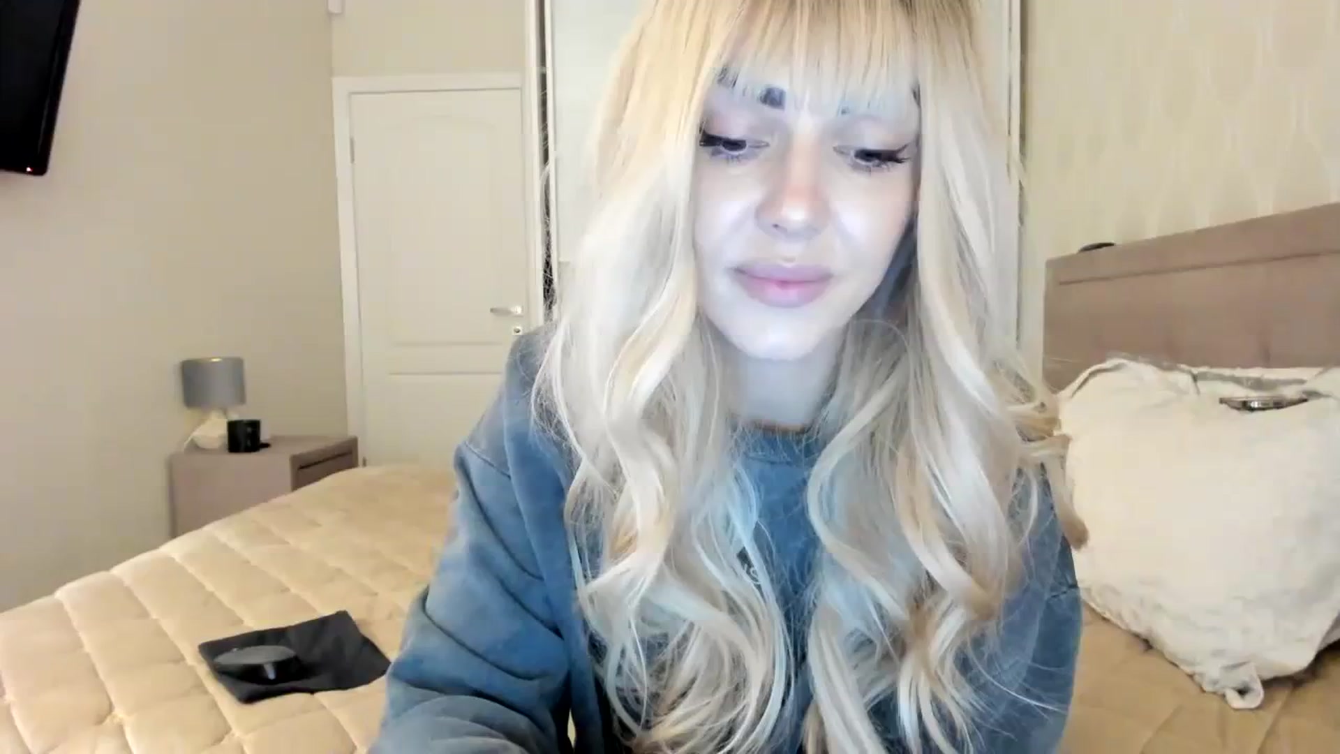 Gallery image thumbnail from MissNelly_'s myfreecams stream on, 10/25/2023, 17:02 image 10 of 20