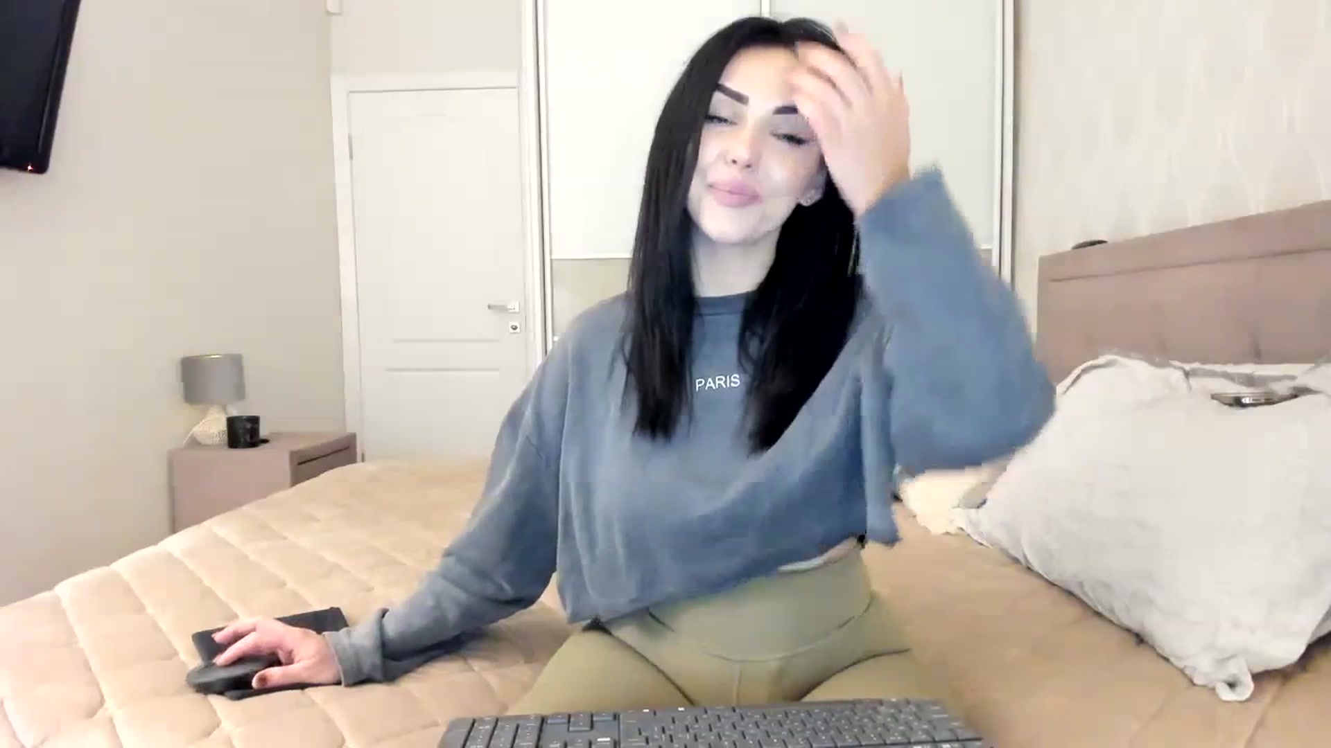 Gallery image thumbnail from MissNelly_'s myfreecams stream on, 10/25/2023, 17:02 image 7 of 20