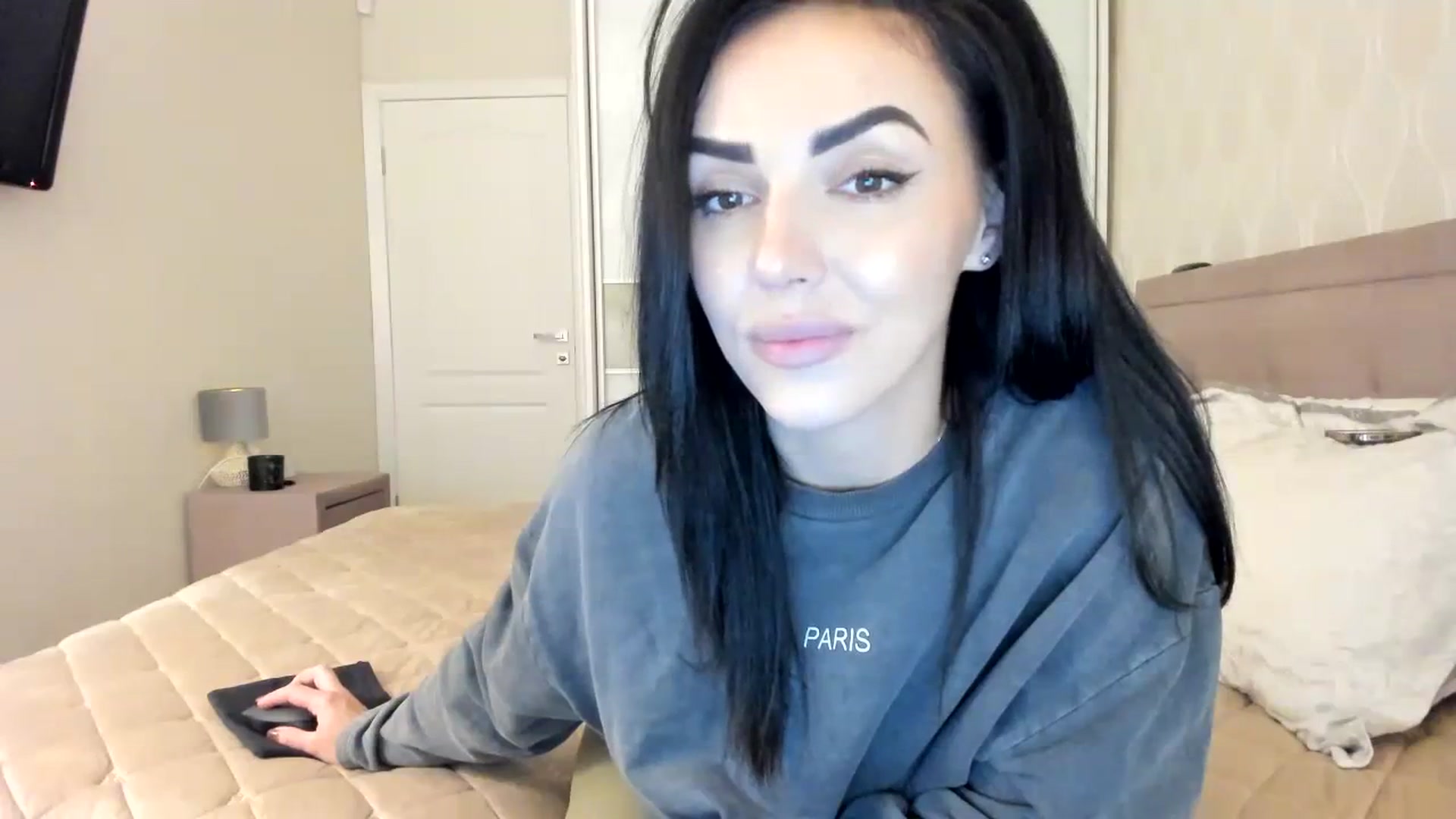 Gallery image thumbnail from MissNelly_'s myfreecams stream on, 10/25/2023, 17:02 image 5 of 20