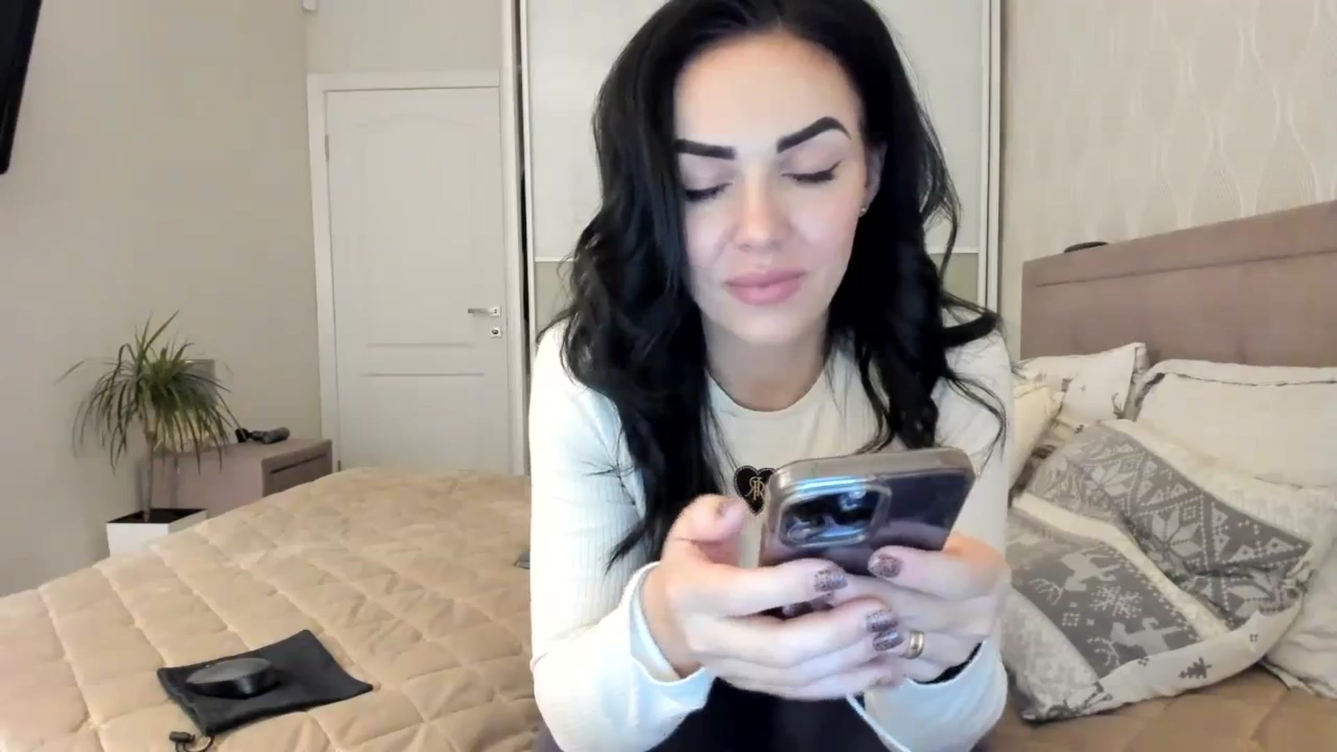 Gallery image thumbnail from MissNelly_'s myfreecams stream on, 10/26/2023, 17:23 image 2 of 20