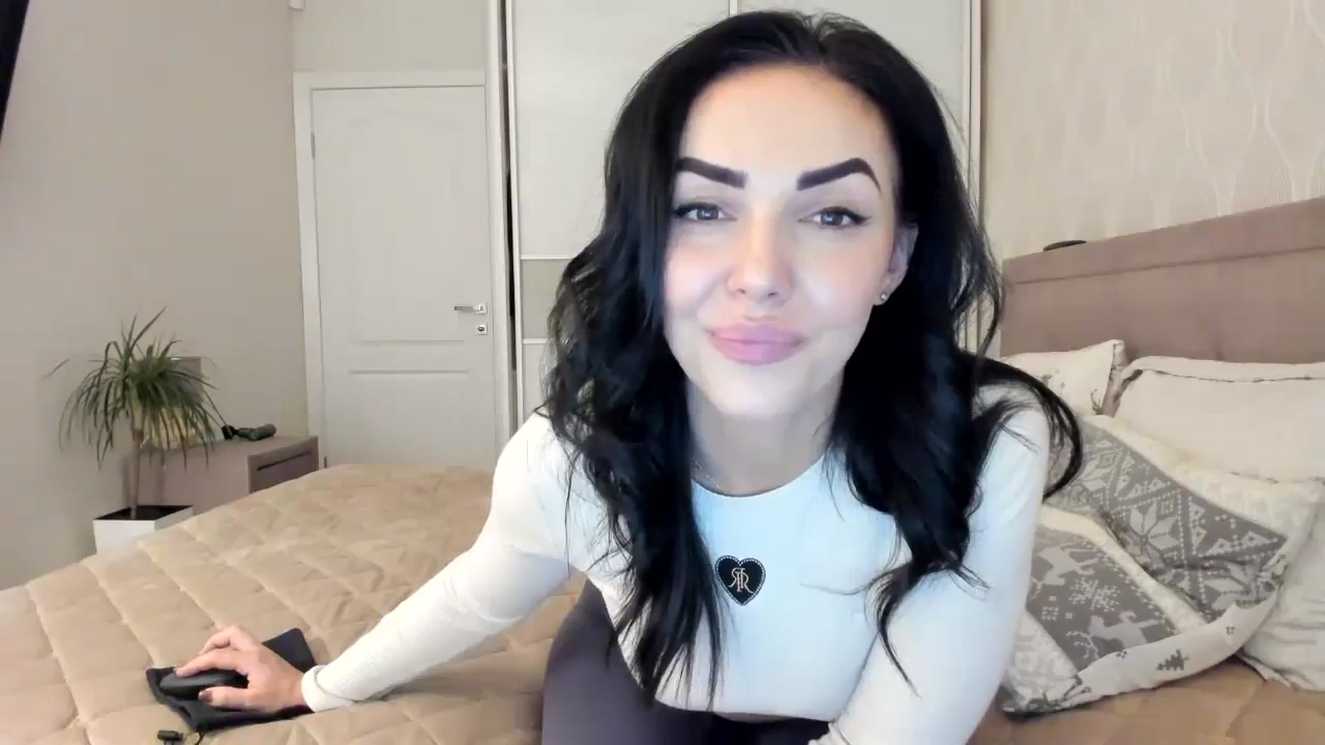 Gallery image thumbnail from MissNelly_'s myfreecams stream on, 10/26/2023, 17:23 image 3 of 20