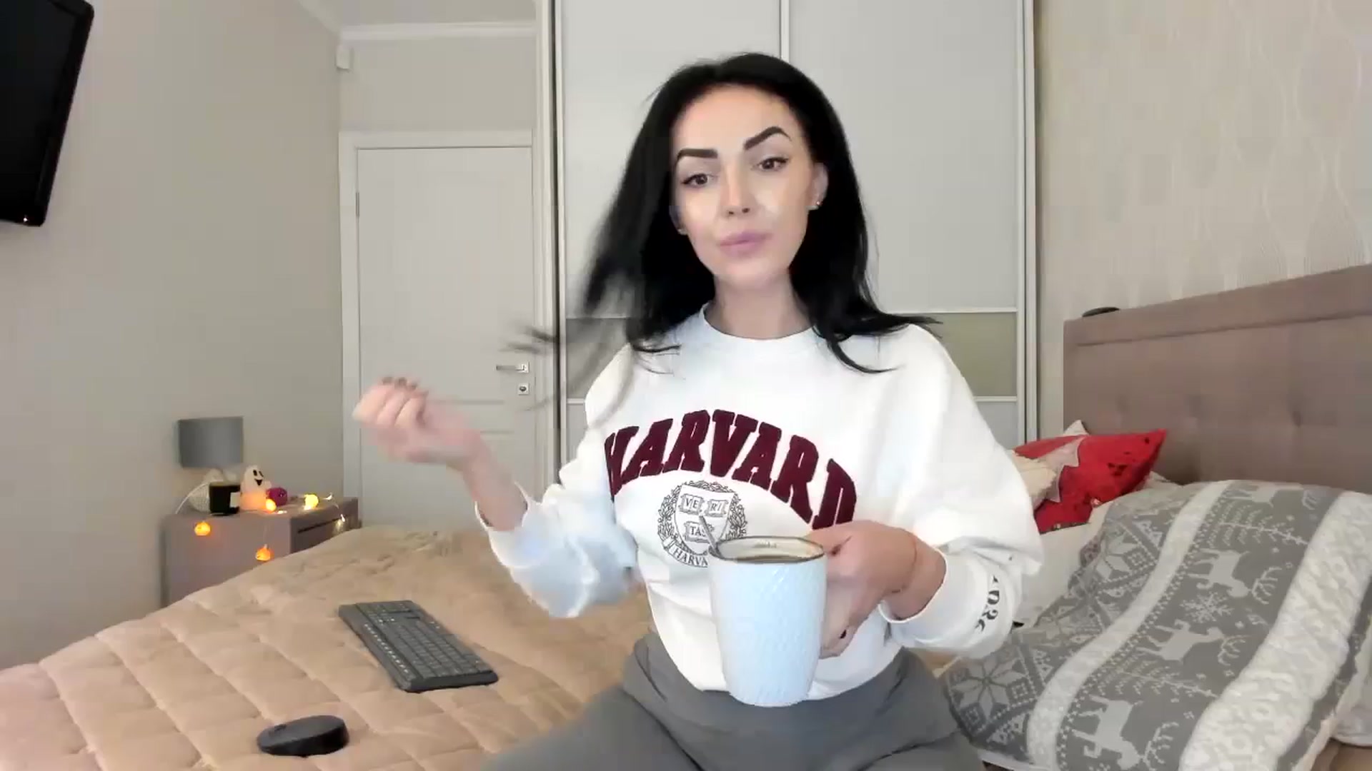 Gallery image thumbnail from MissNelly_'s myfreecams stream on, 10/27/2023, 14:06 image 8 of 20