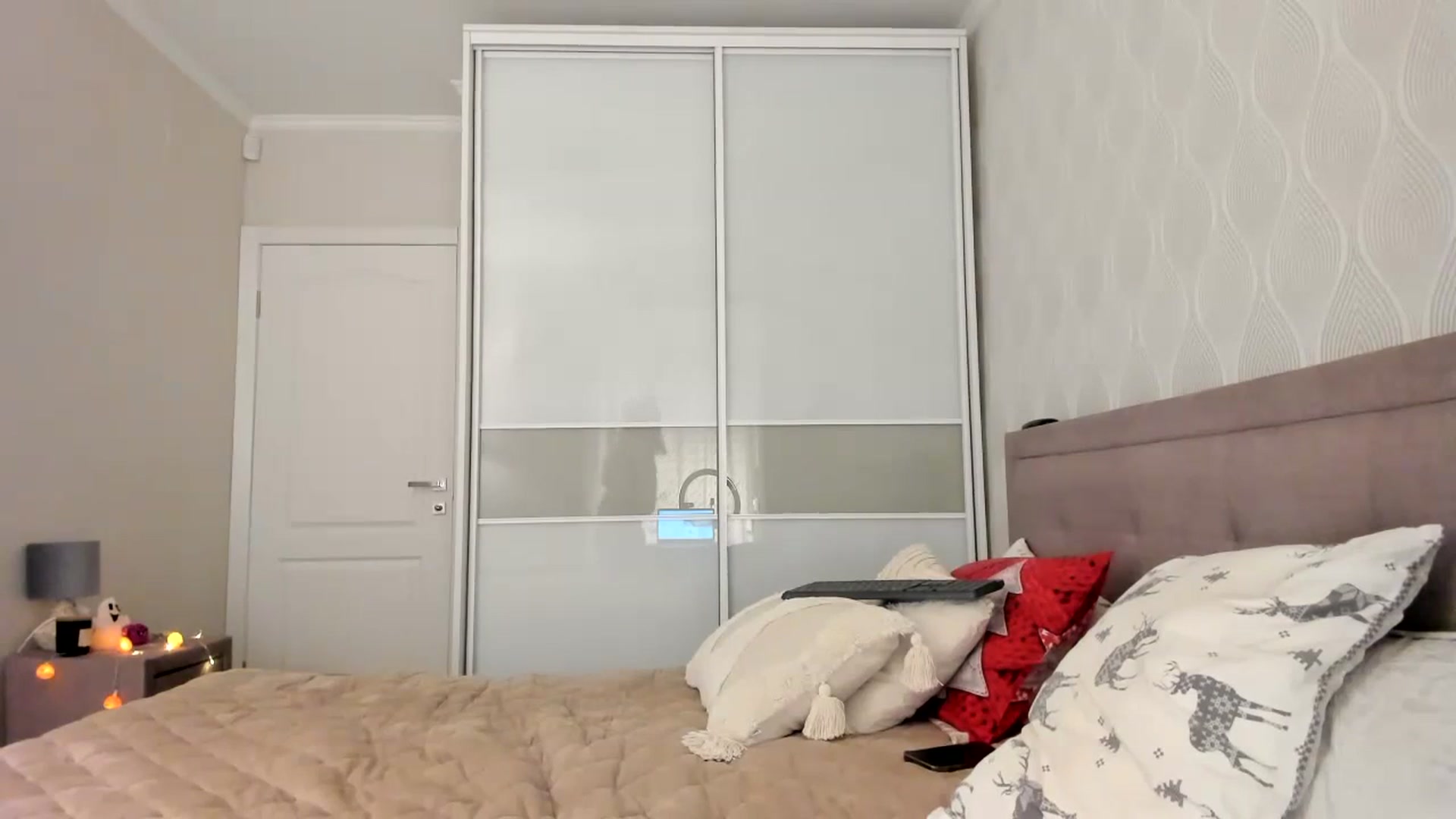 Gallery image thumbnail from MissNelly_'s myfreecams stream on, 10/27/2023, 16:59 image 13 of 20