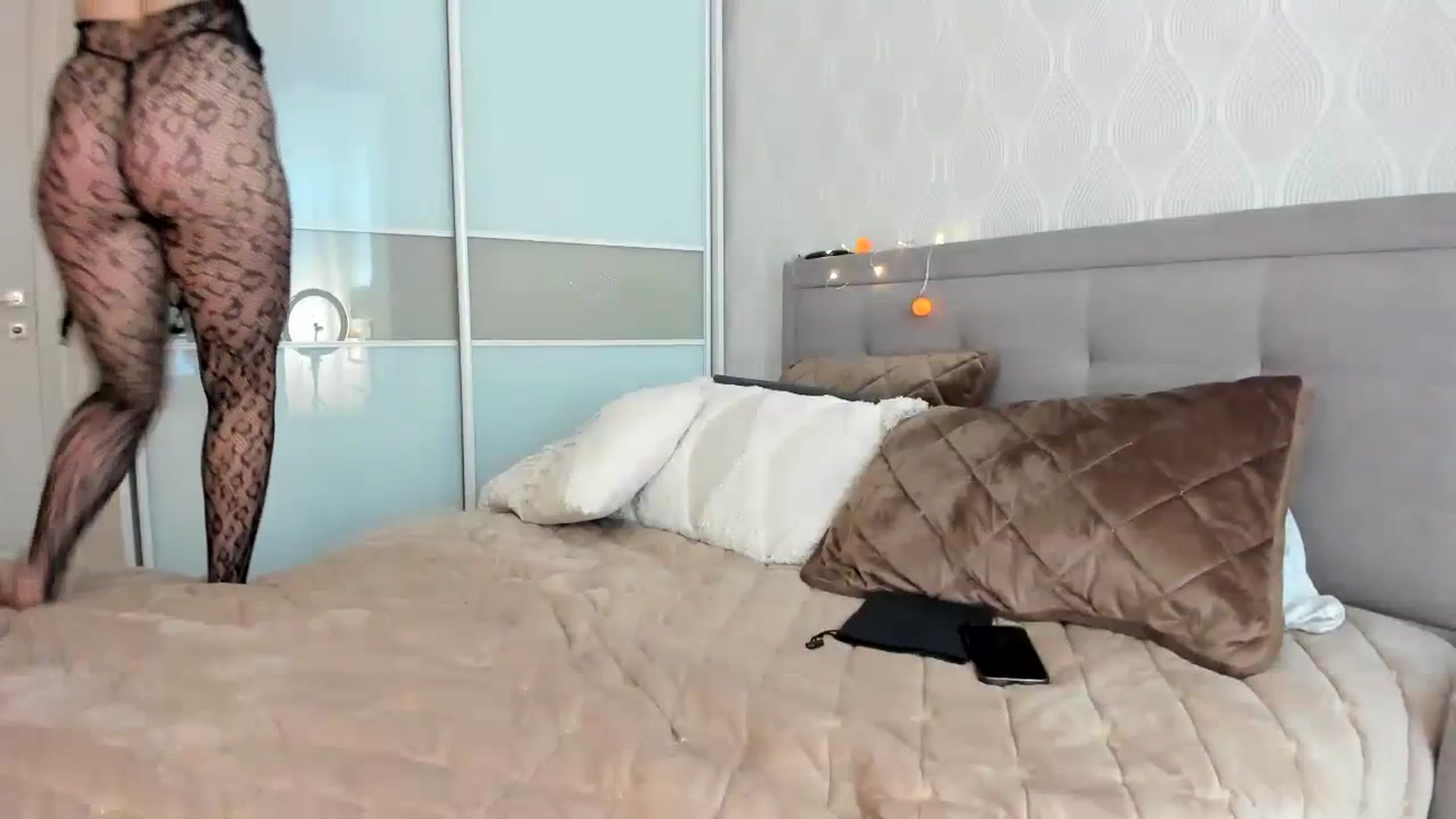 Gallery image thumbnail from MissNelly_'s myfreecams stream on, 10/29/2023, 12:26 image 10 of 20