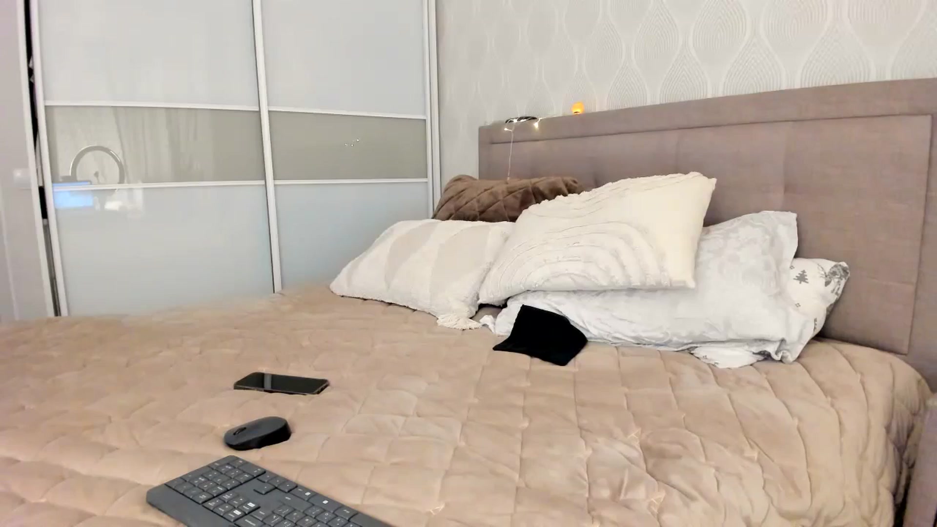 Gallery image thumbnail from MissNelly_'s myfreecams stream on, 10/30/2023, 19:24 image 8 of 20