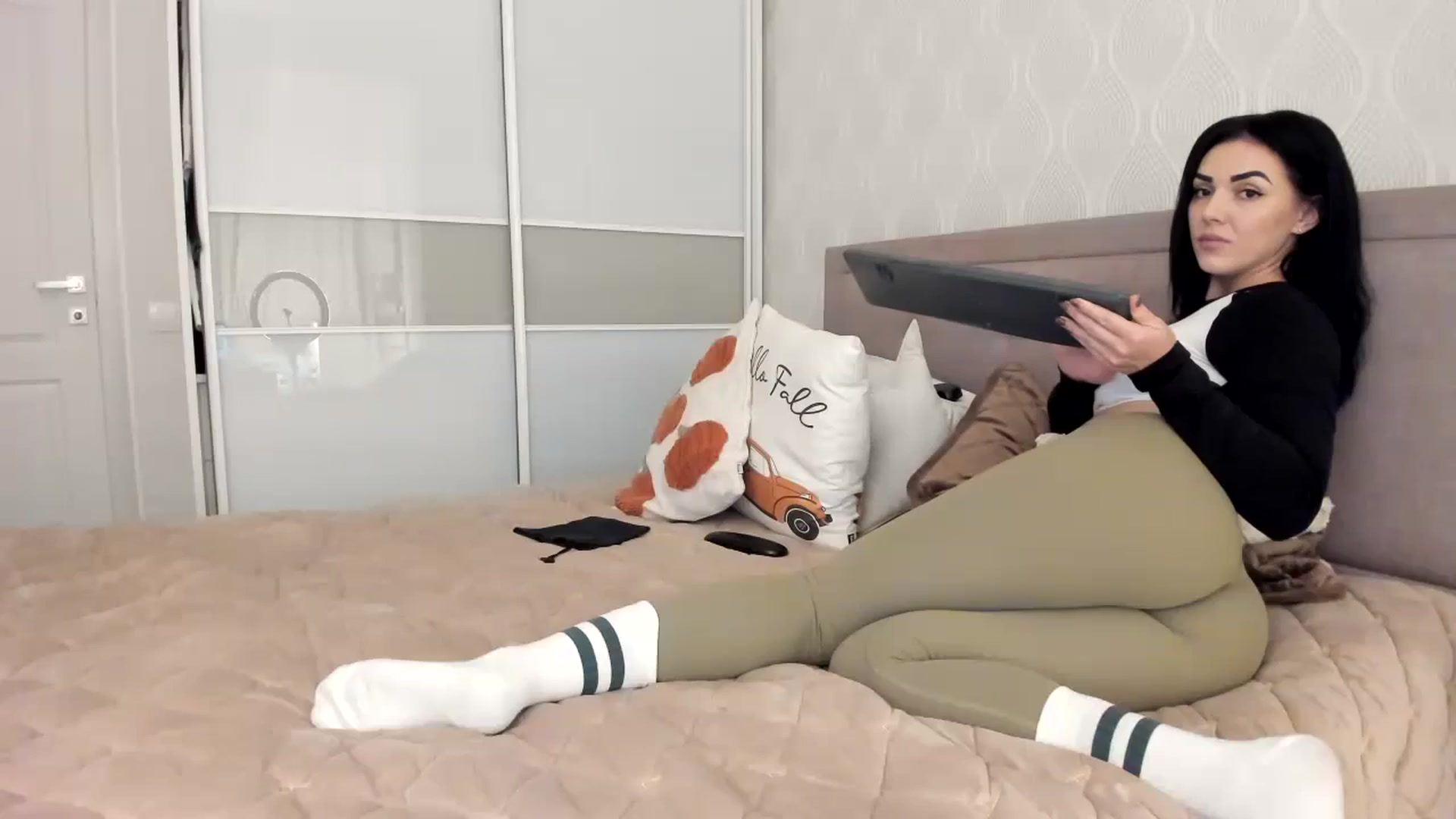 Gallery image thumbnail from MissNelly_'s myfreecams stream on, 10/31/2023, 15:53 image 1 of 20