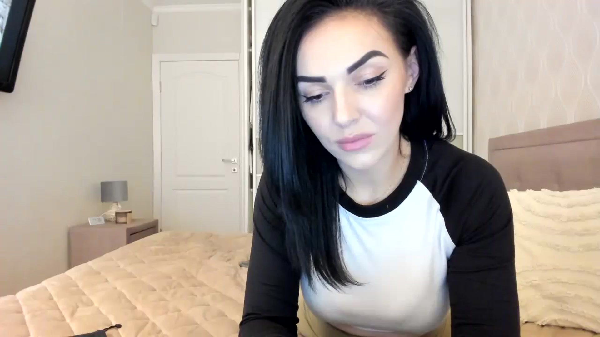 Gallery image thumbnail from MissNelly_'s myfreecams stream on, 10/31/2023, 15:53 image 15 of 20