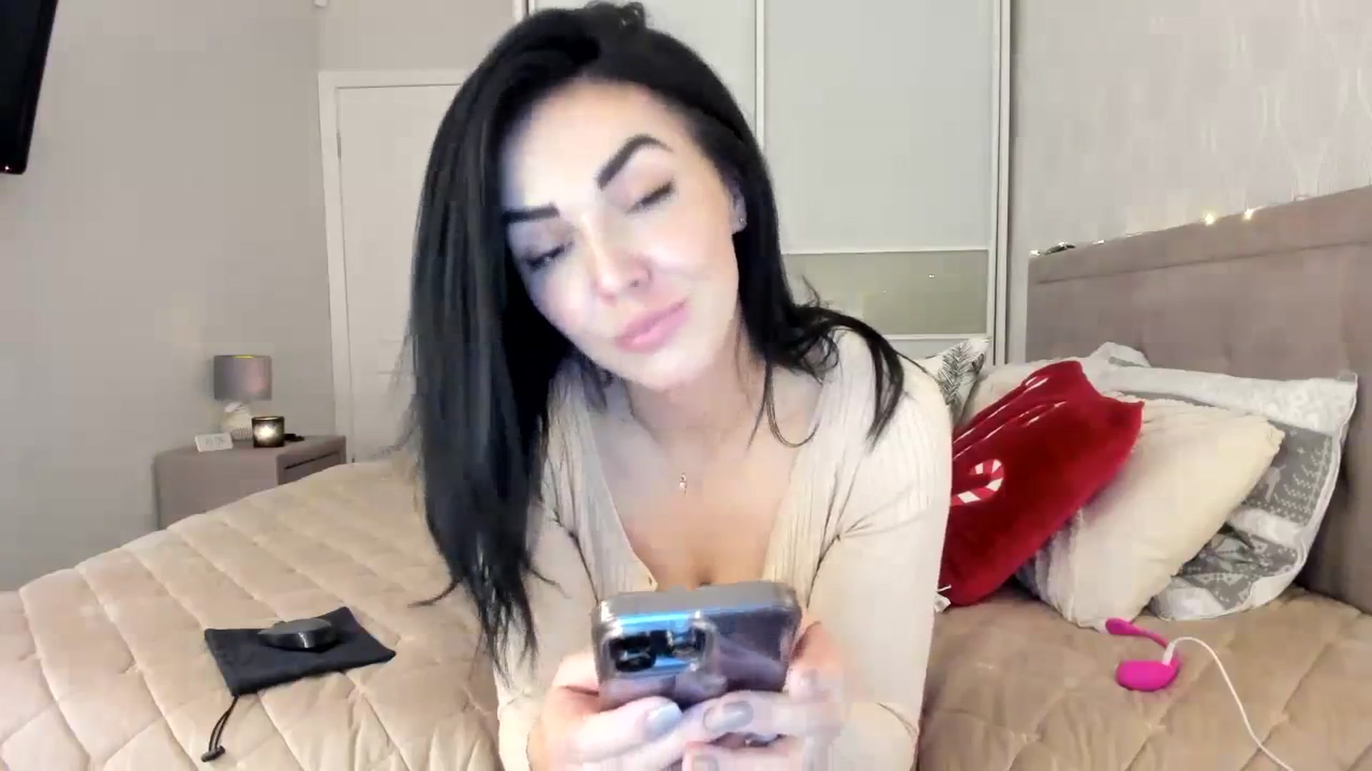 Gallery image thumbnail from MissNelly_'s myfreecams stream on, 11/05/2023, 14:21 image 4 of 20