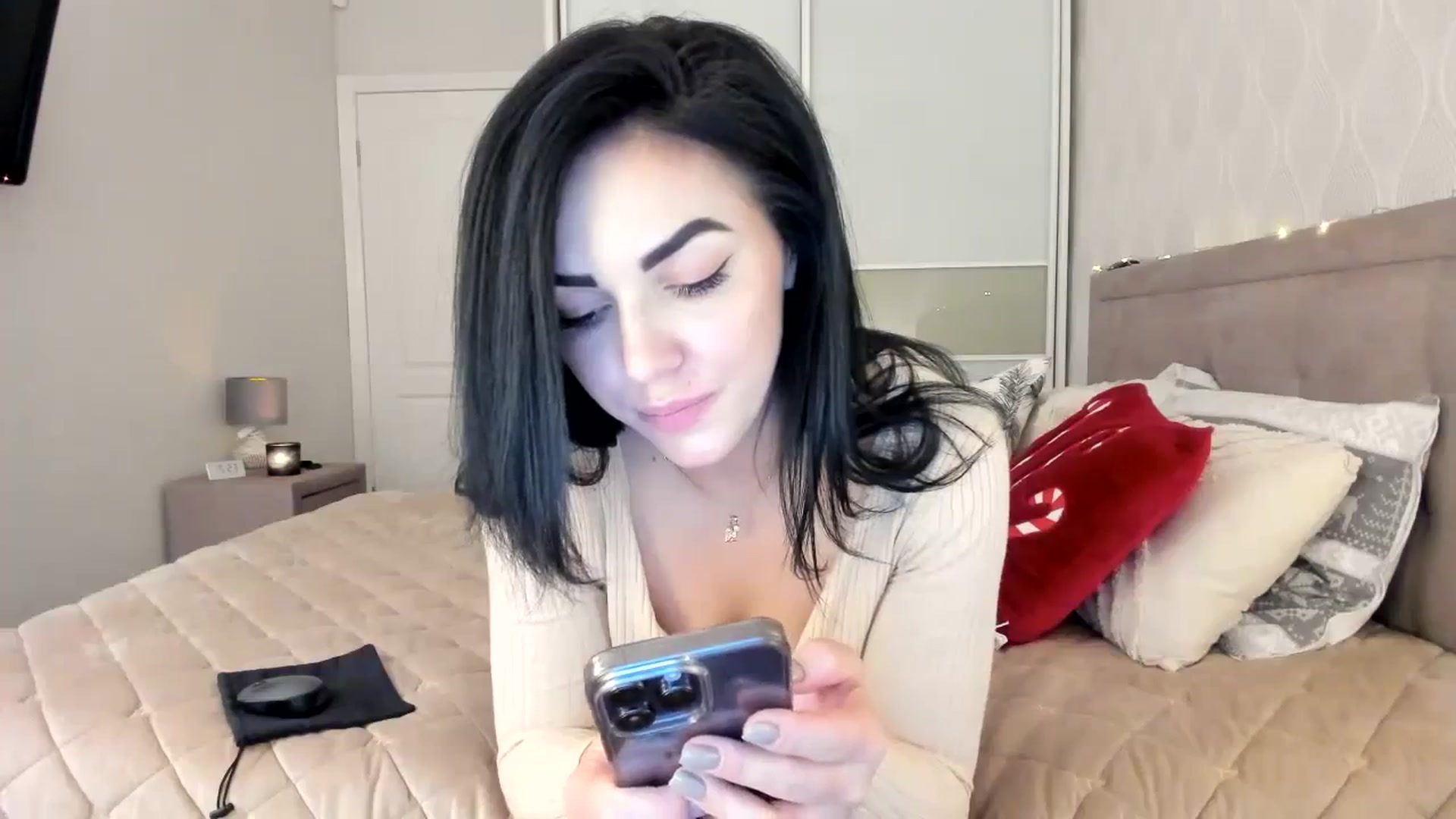 Gallery image thumbnail from MissNelly_'s myfreecams stream on, 11/05/2023, 14:21 image 9 of 20