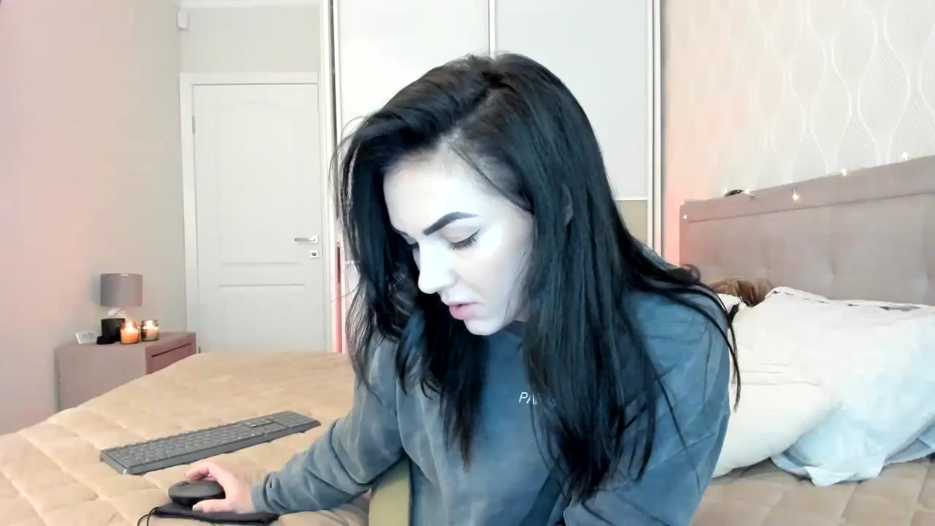 Gallery image thumbnail from MissNelly_'s myfreecams stream on, 11/08/2023, 12:43 image 15 of 20
