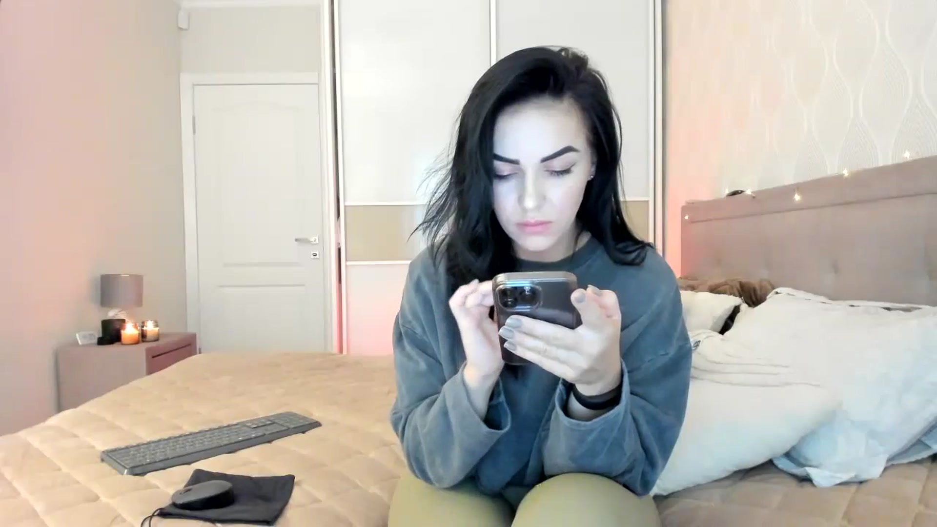 Gallery image thumbnail from MissNelly_'s myfreecams stream on, 11/08/2023, 12:43 image 5 of 20